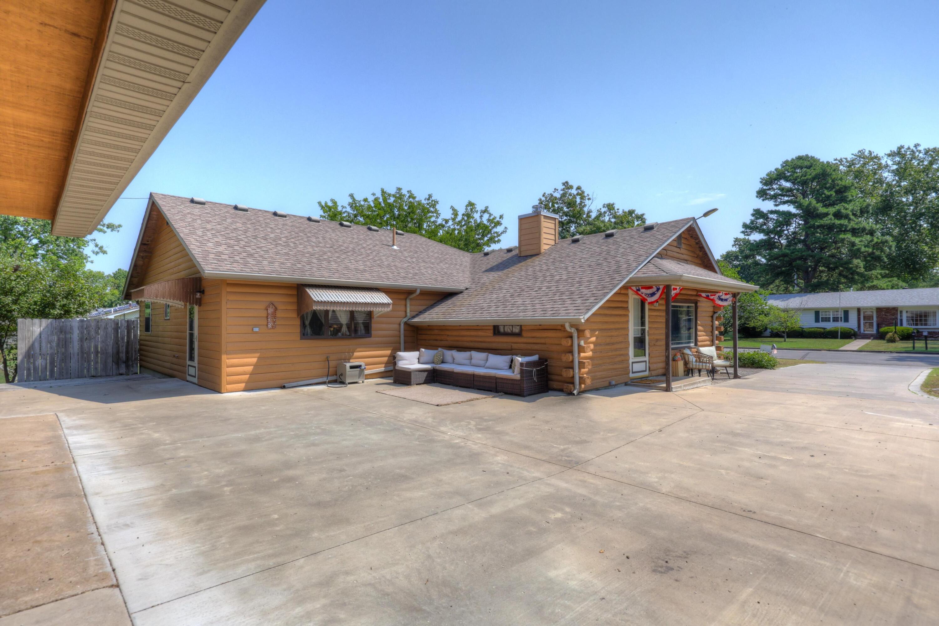 main property photo 10