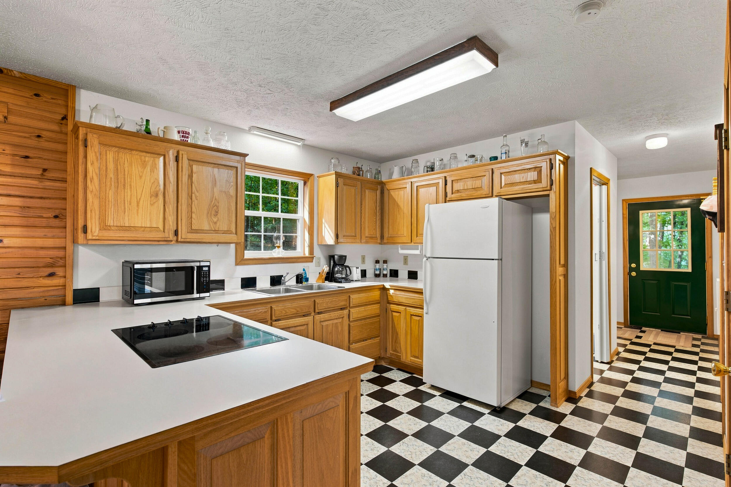 main property photo 6
