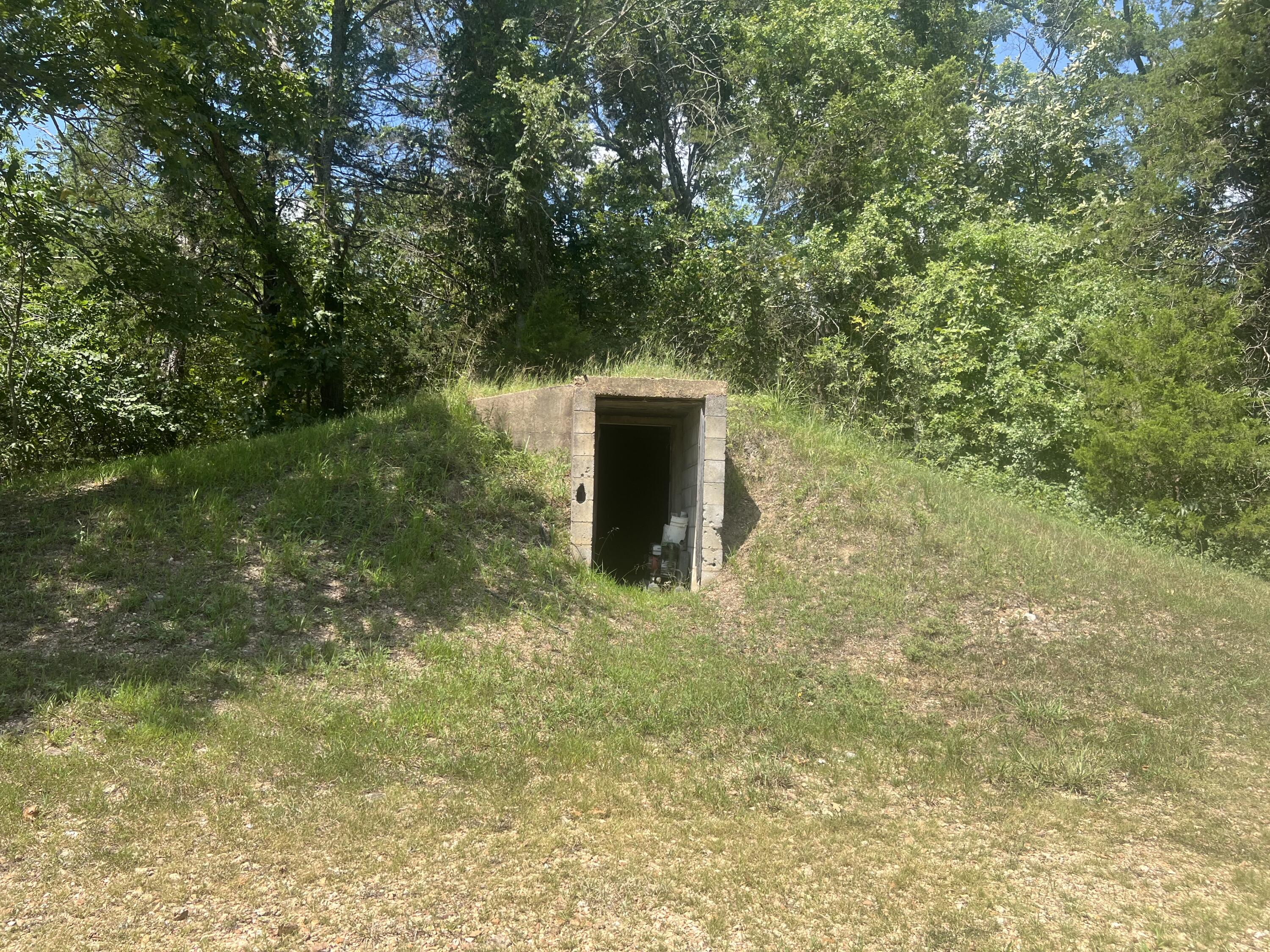 main property photo 31