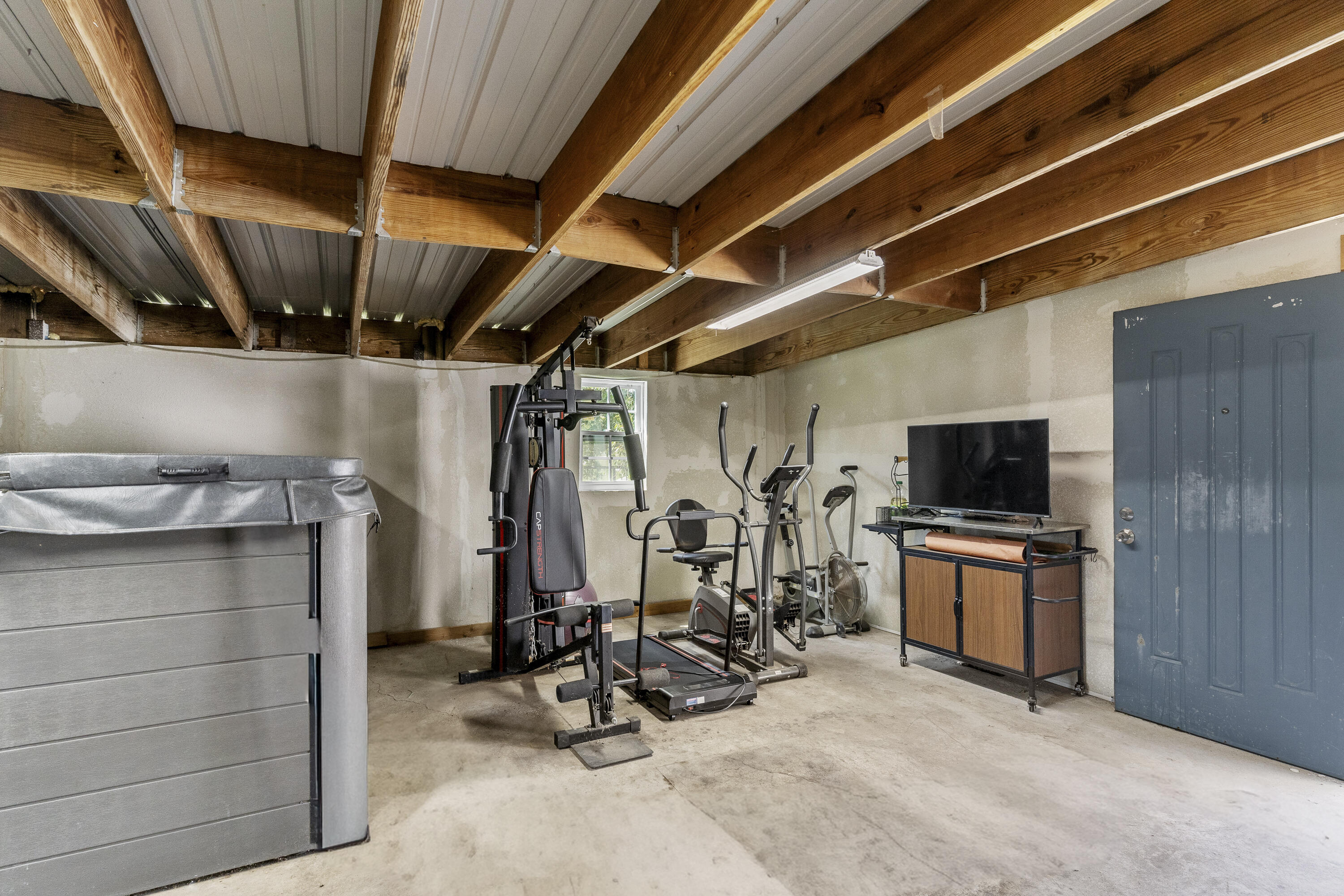 main property photo 34