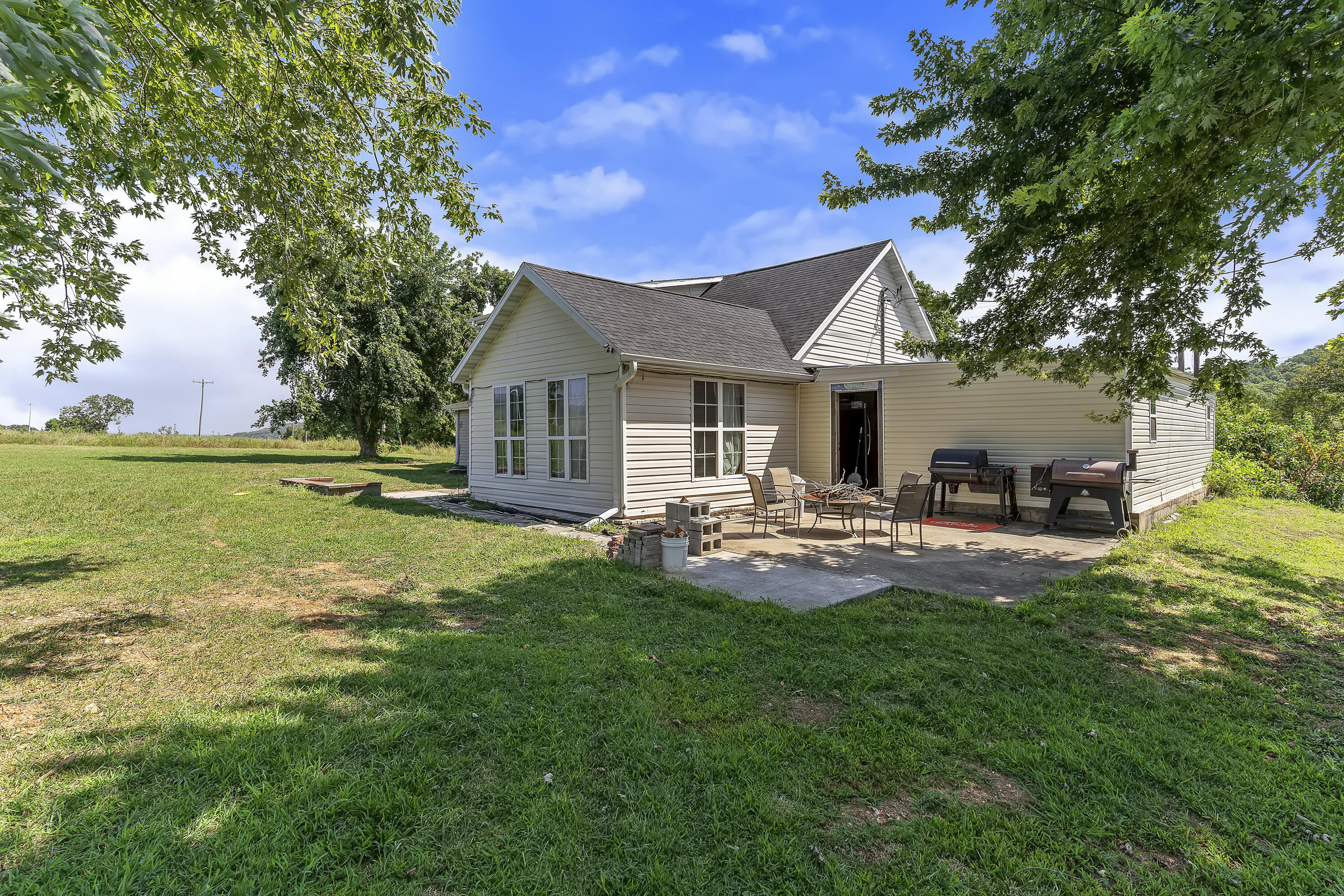 main property photo 40
