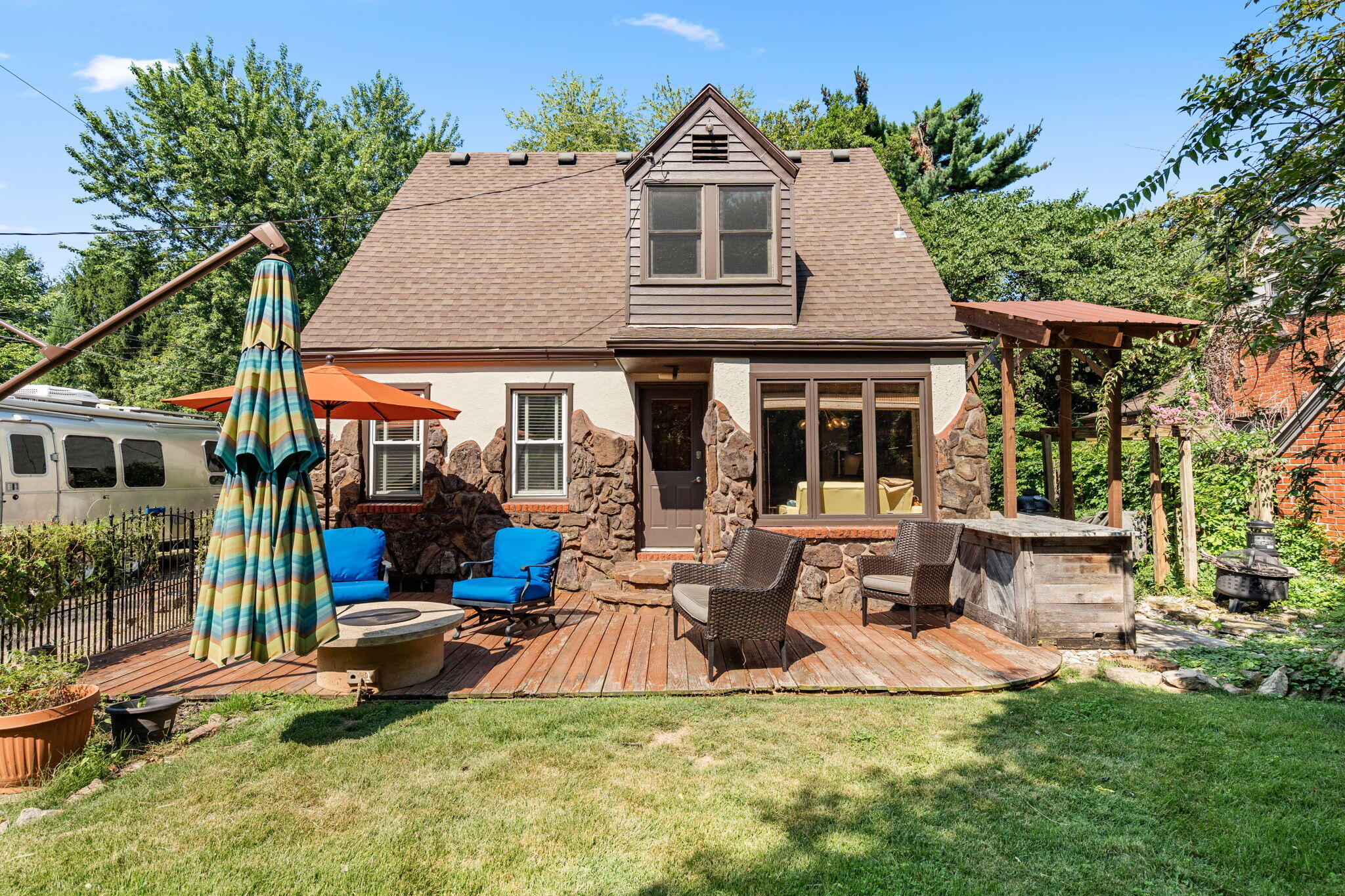 main property photo 39