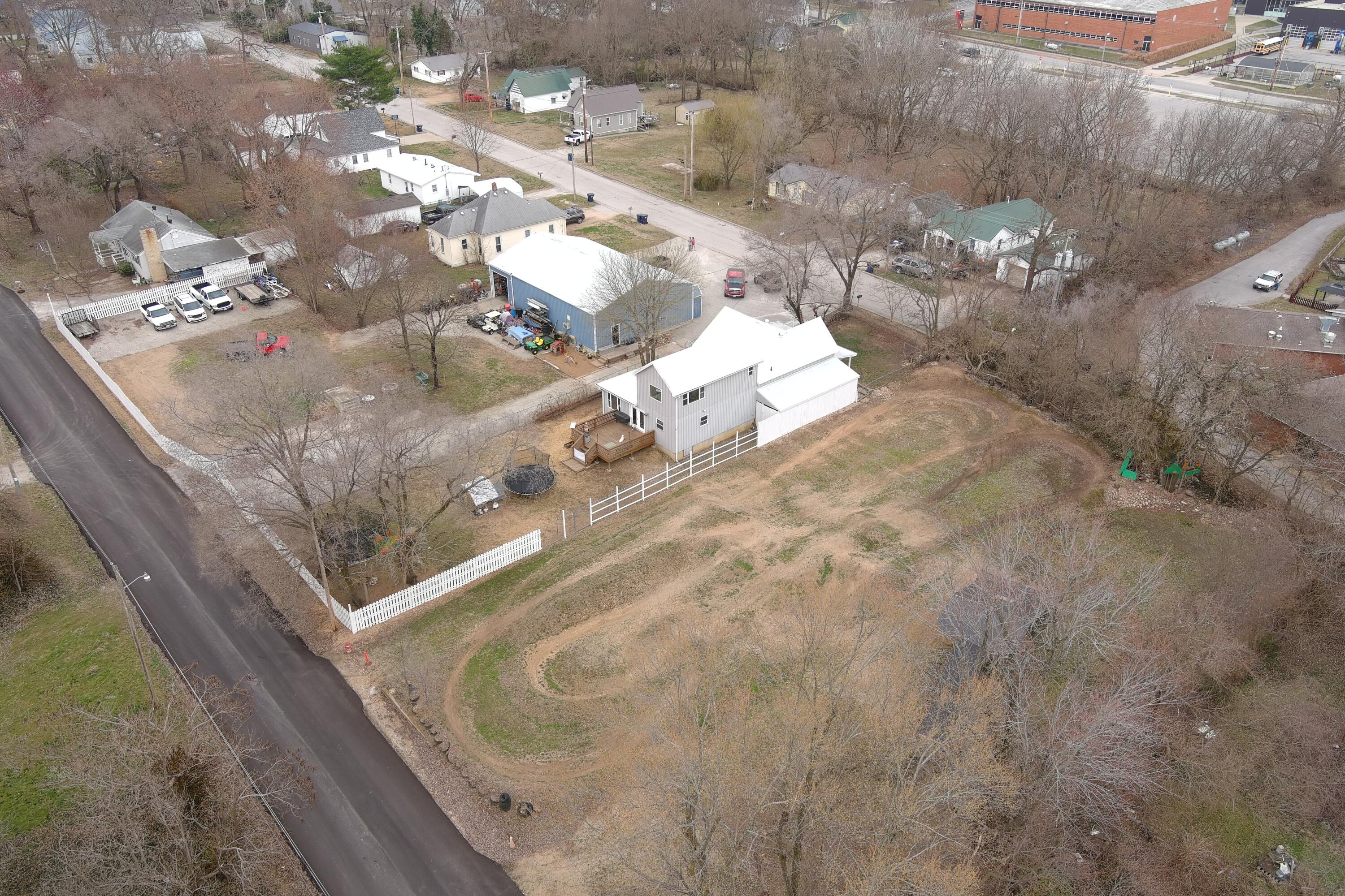 main property photo 81