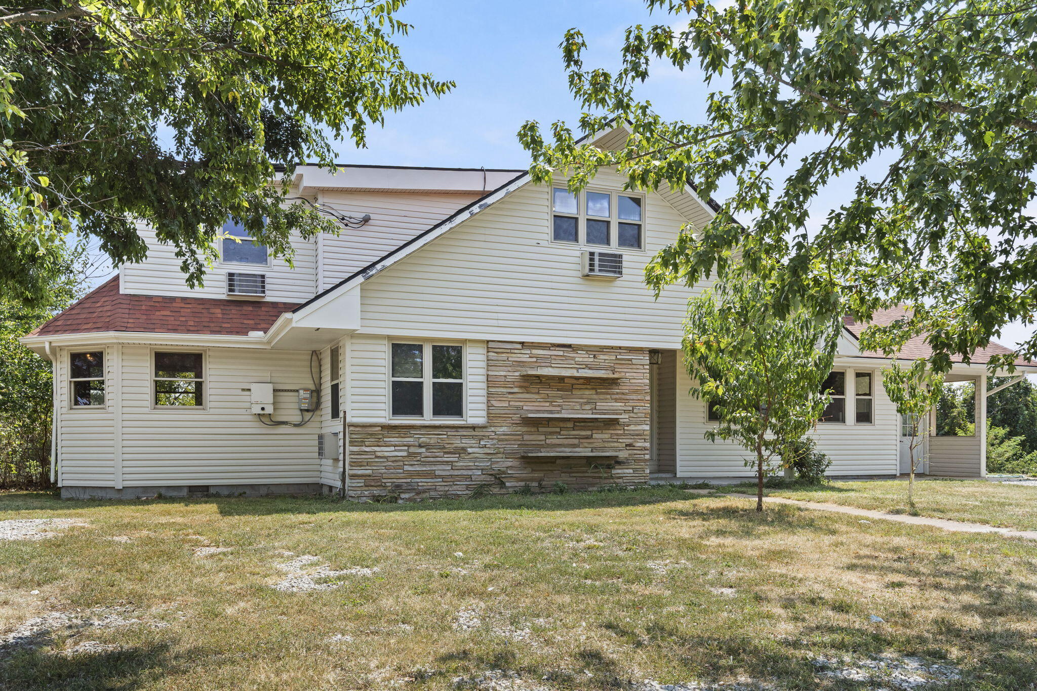 main property photo 10