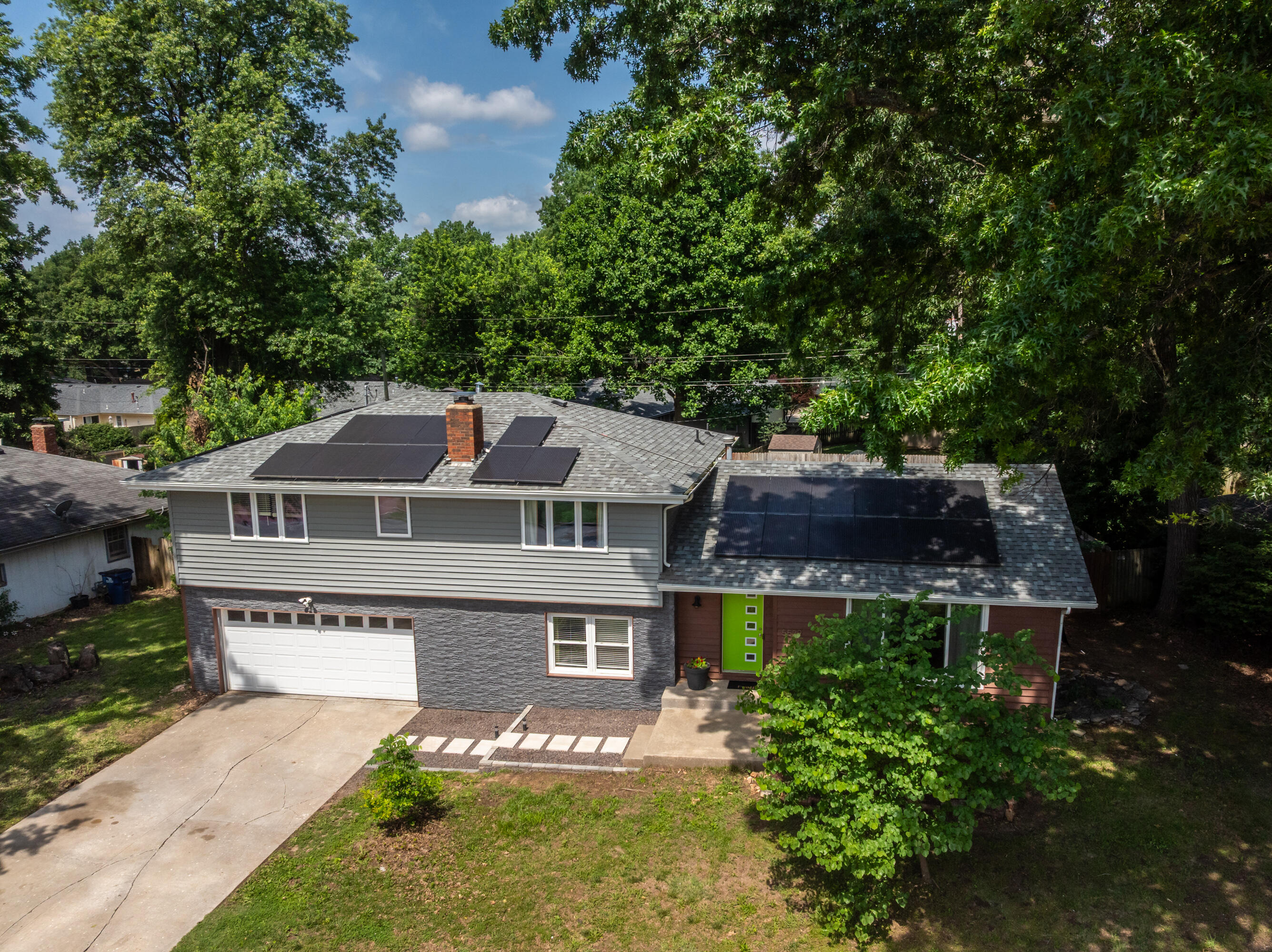main property photo 32