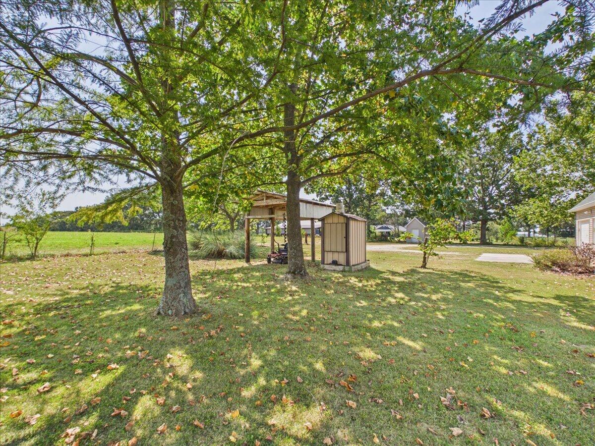 main property photo 41