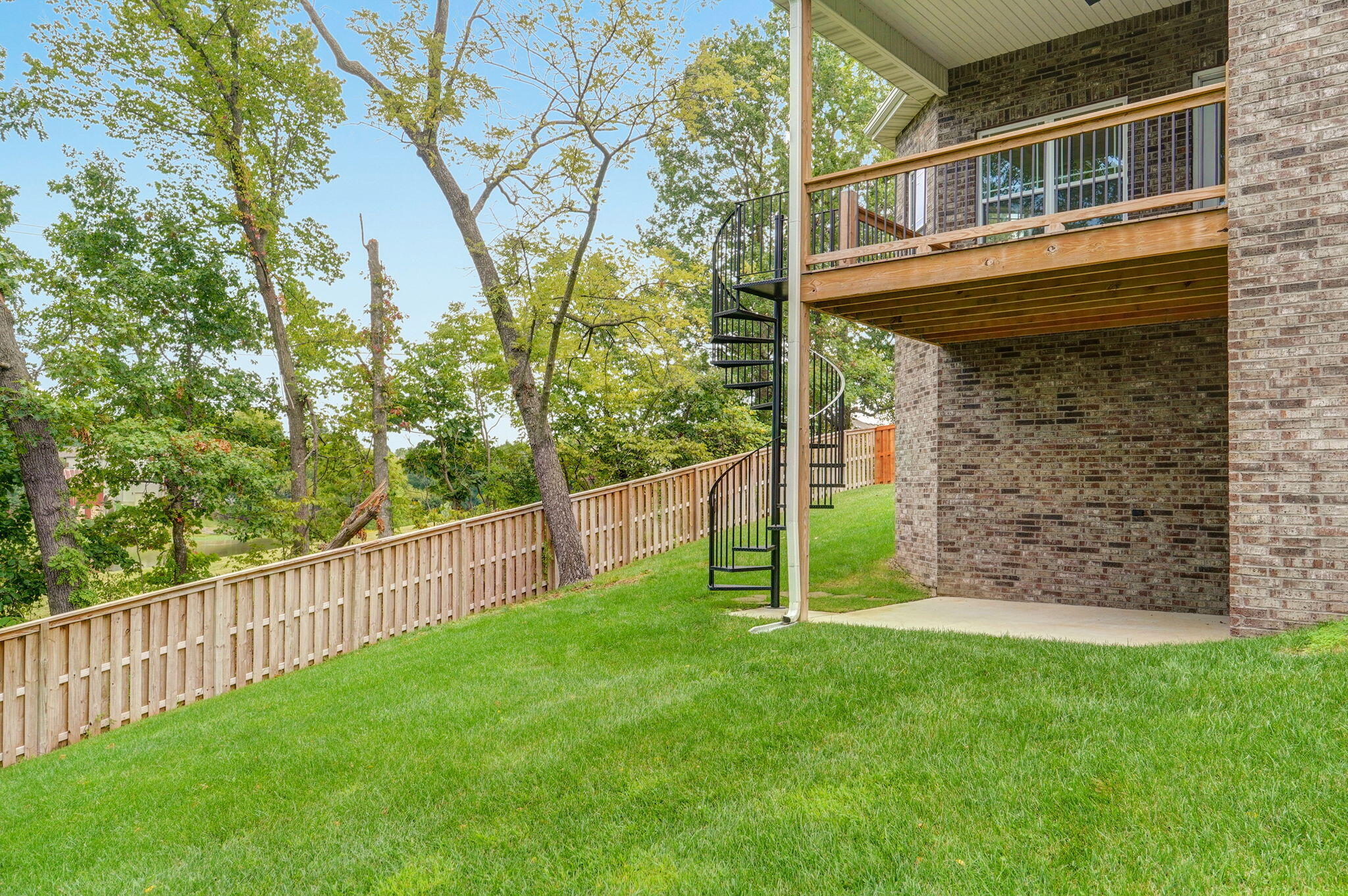 main property photo 35