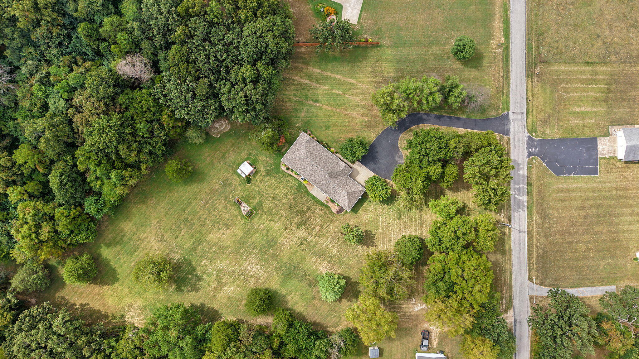 main property photo 29