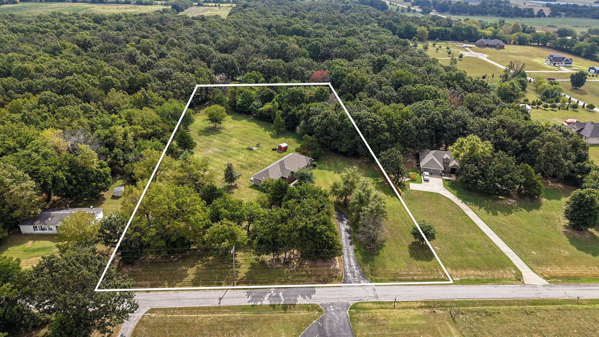 main property photo 40