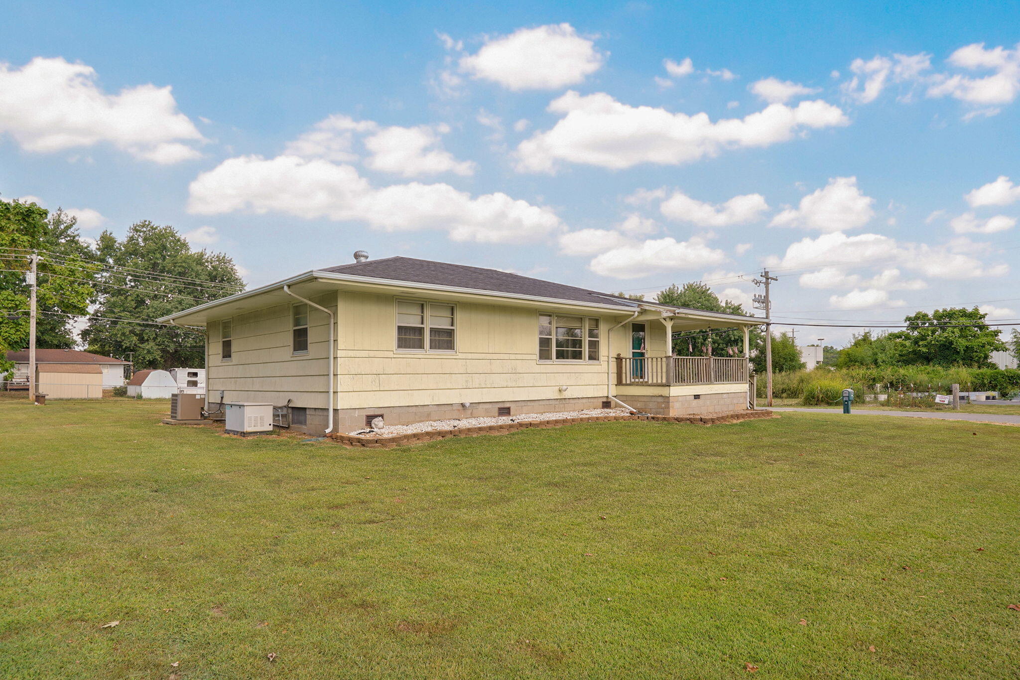 main property photo 23