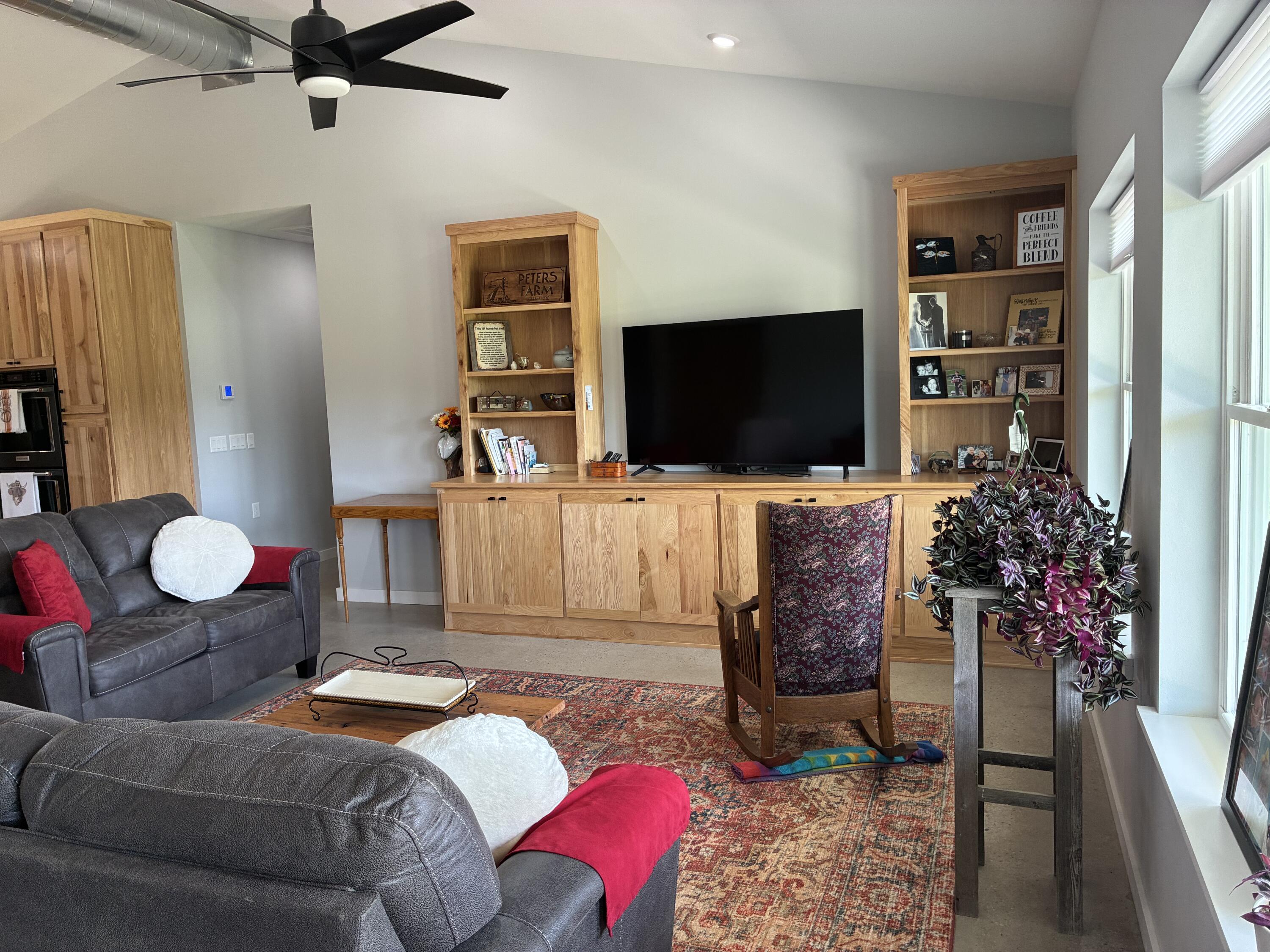main property photo 15