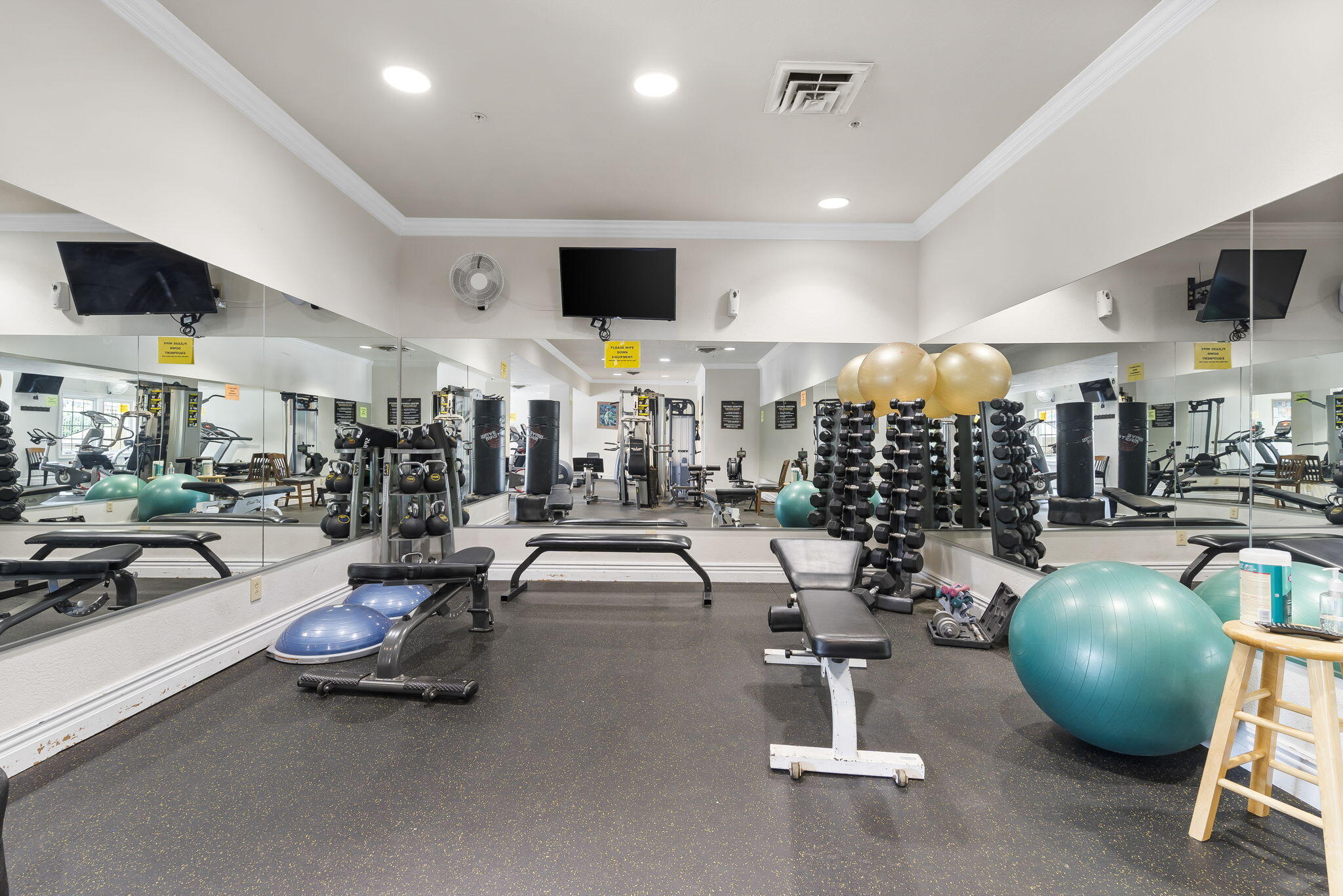 main property photo 44