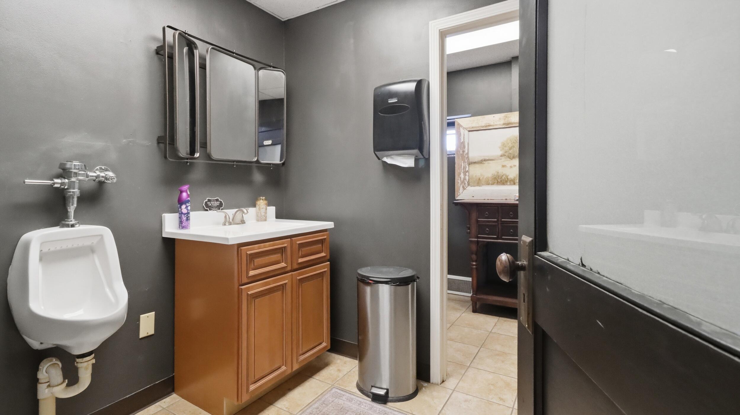 main property photo 50