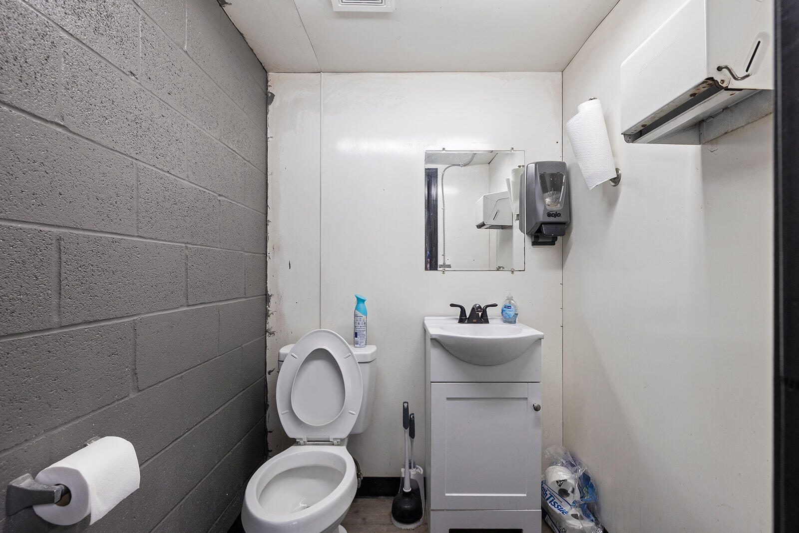main property photo 11