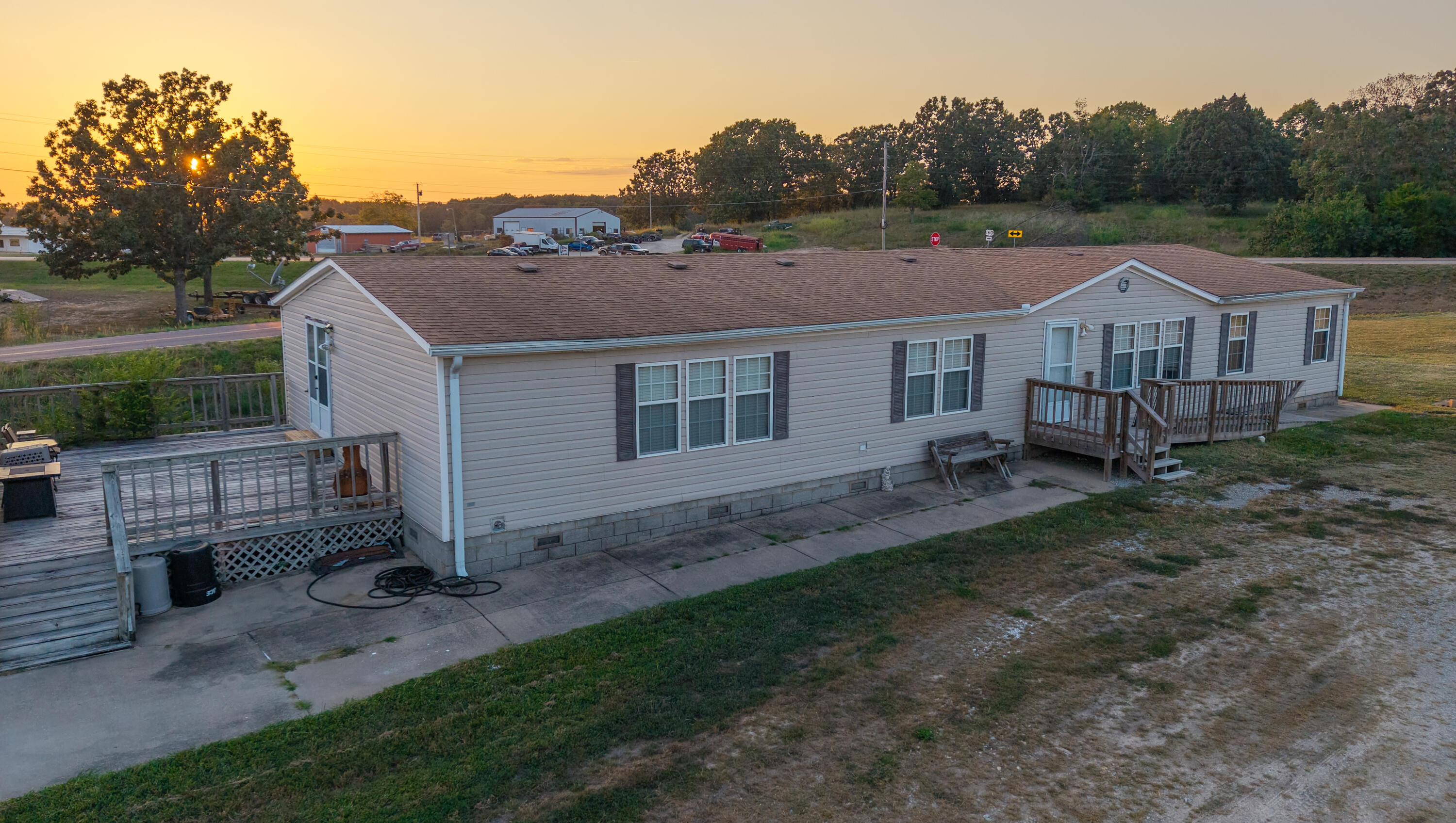 main property photo 29