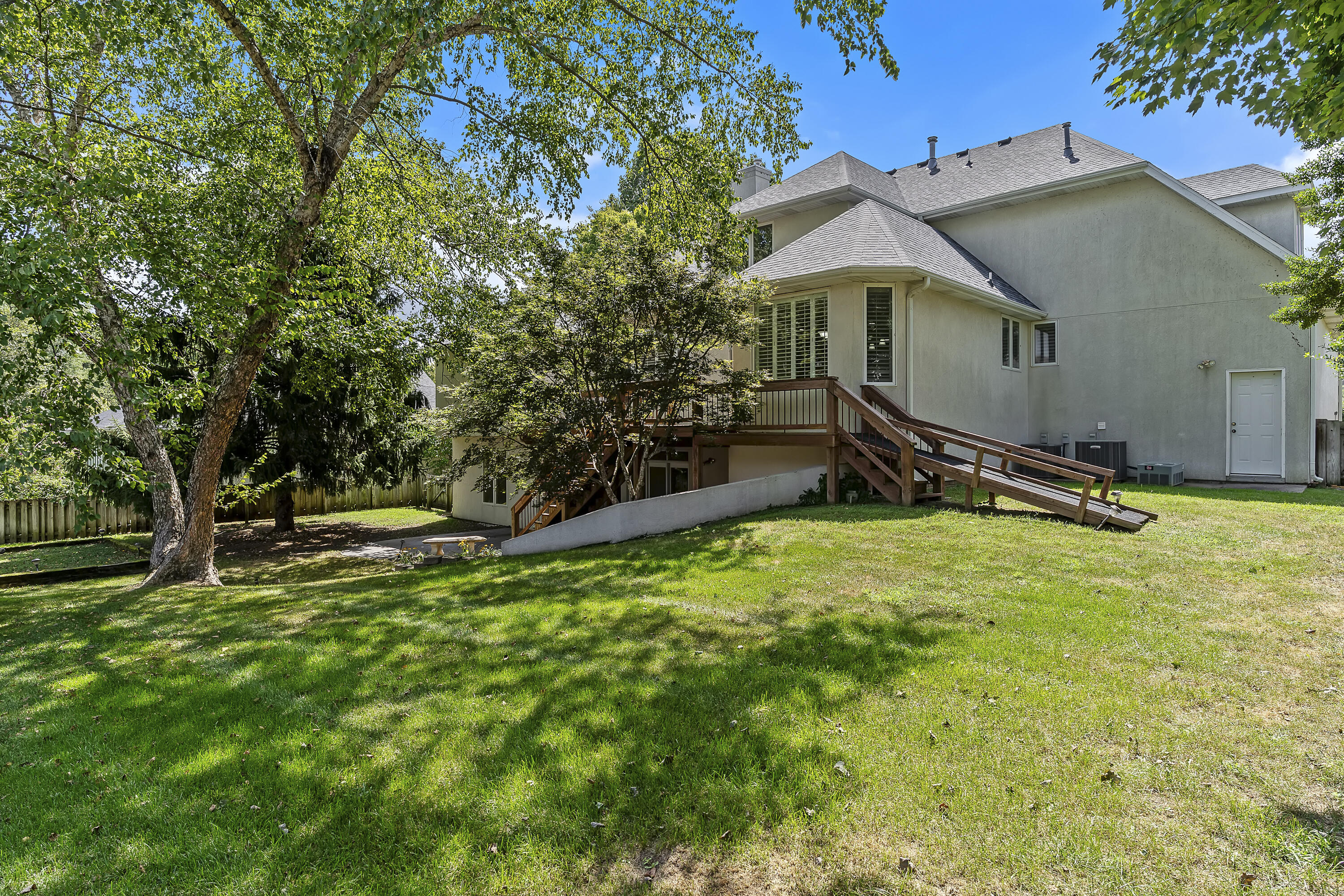main property photo 90