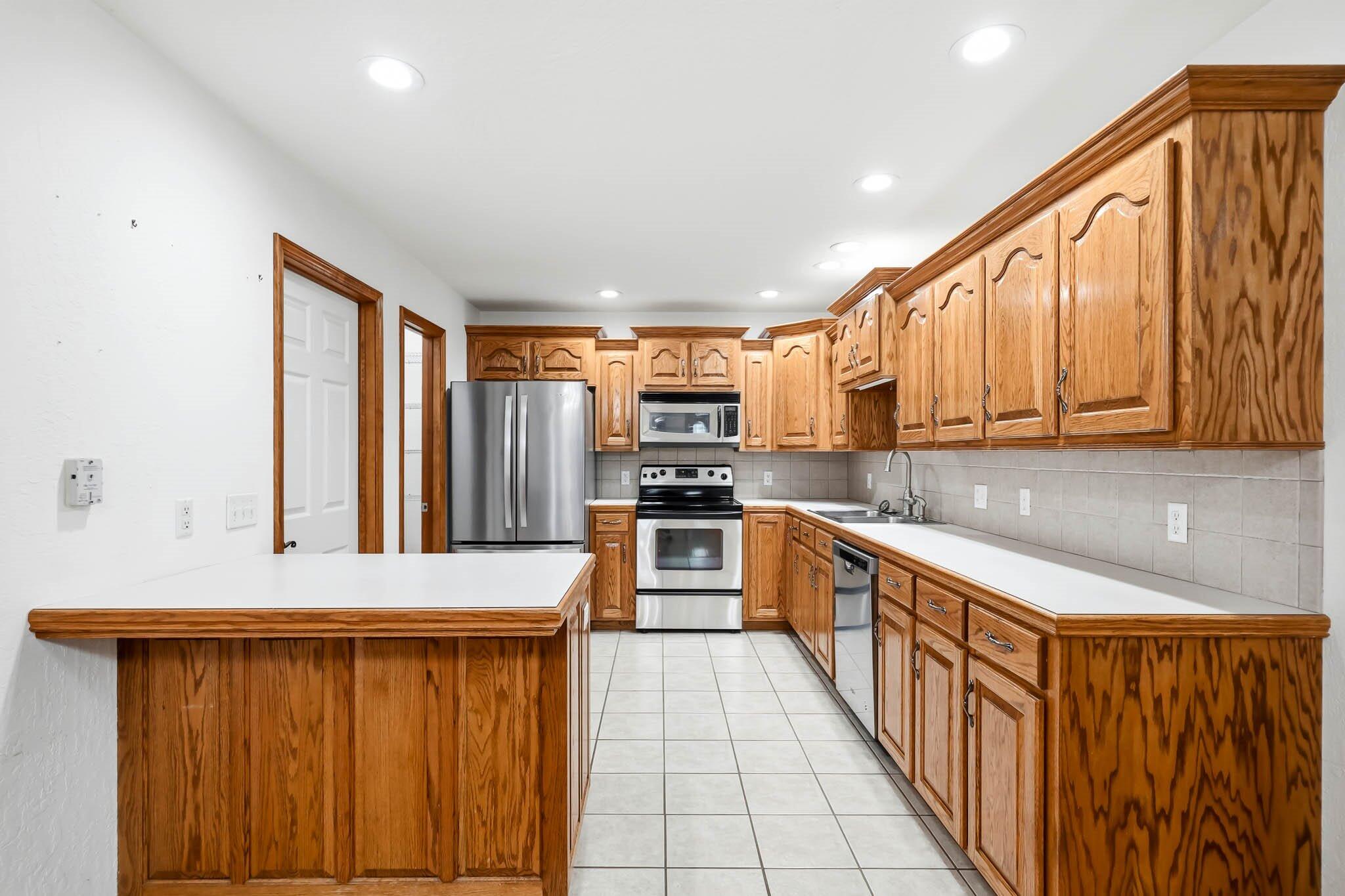 main property photo 12