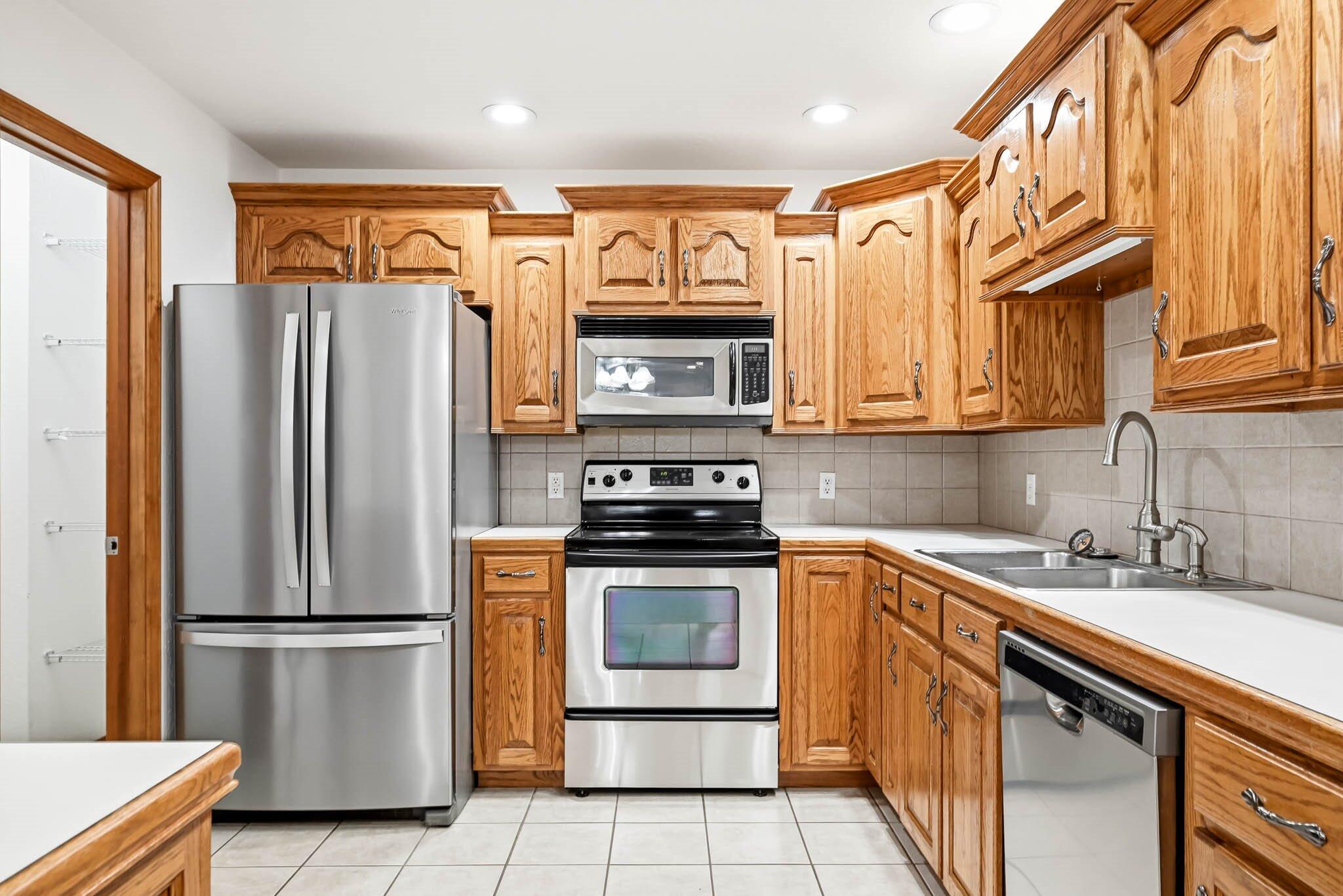 main property photo 14
