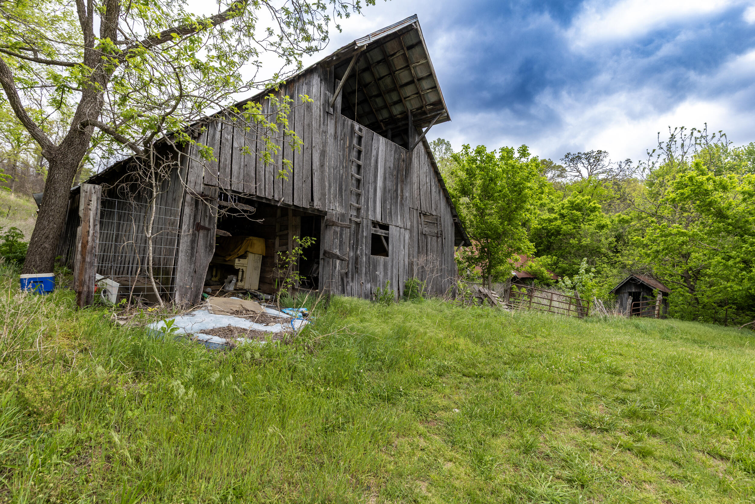 main property photo 30