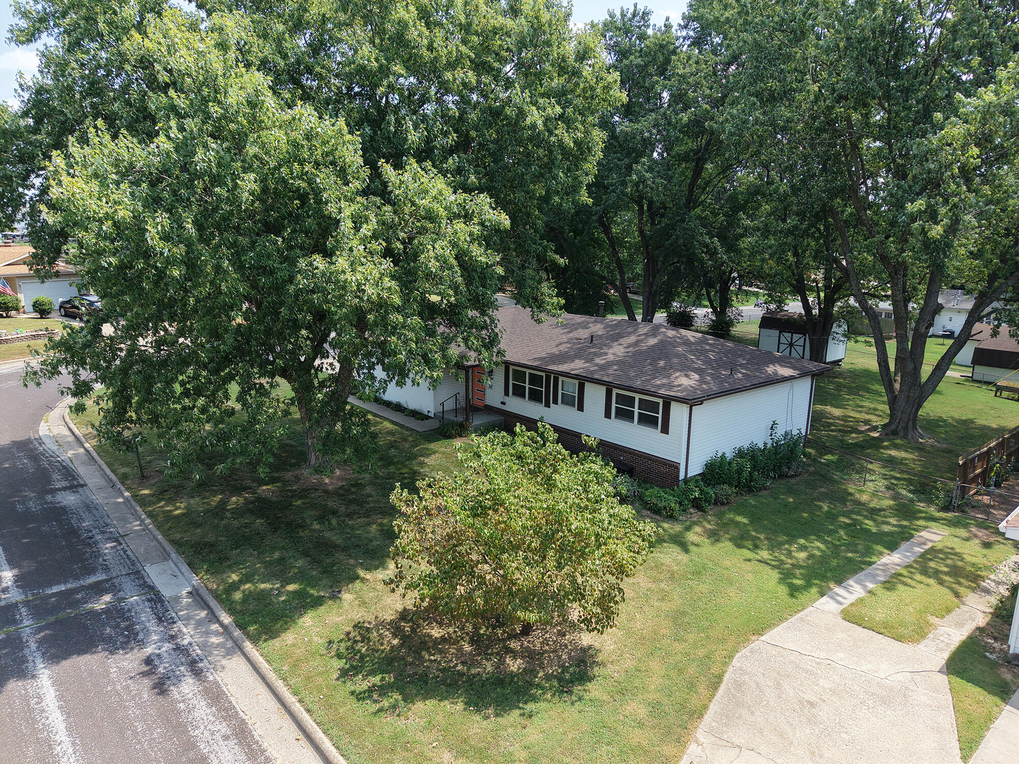 main property photo 38
