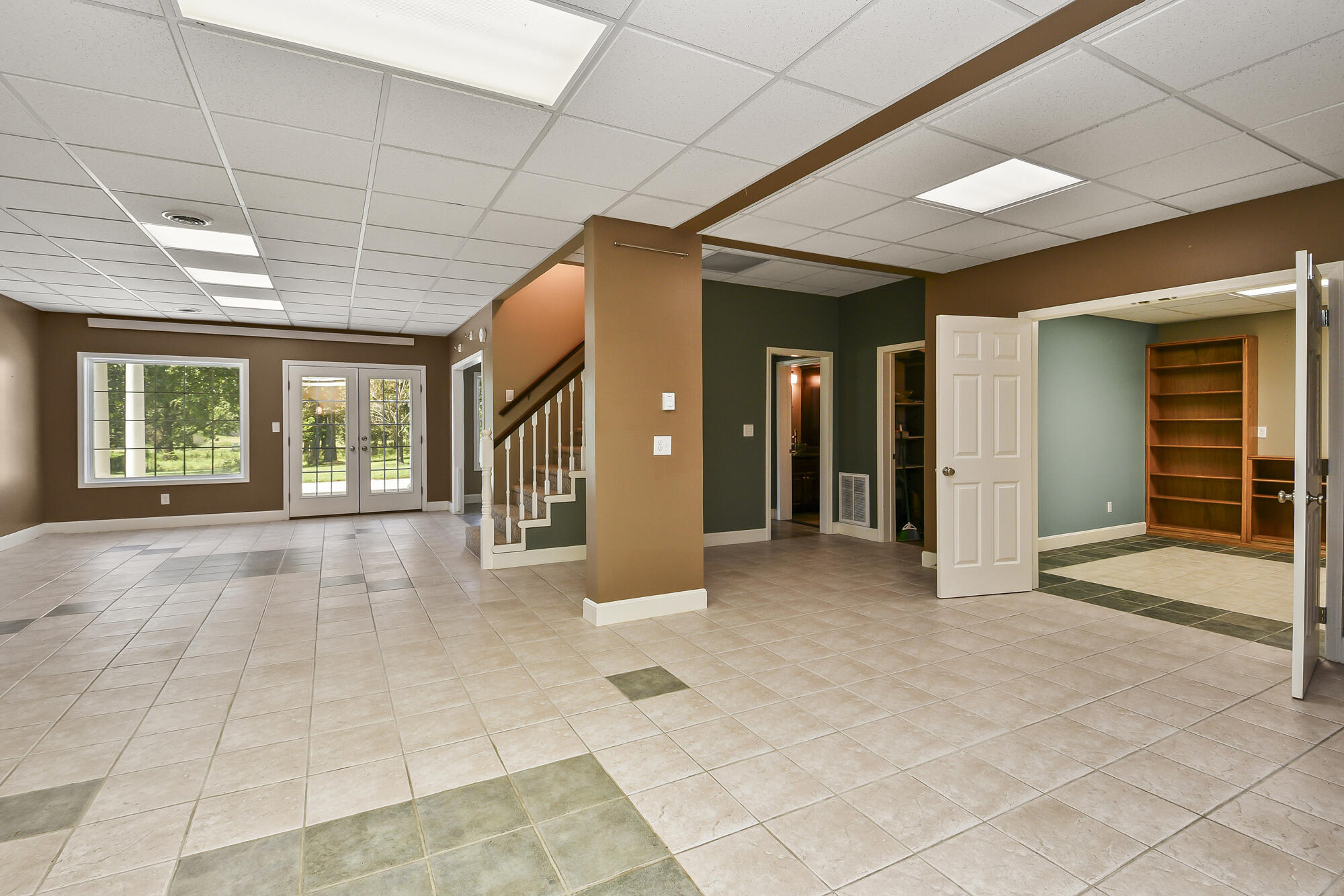 main property photo 16