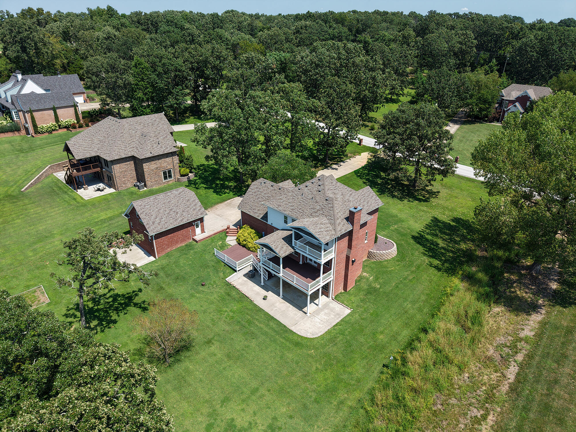 main property photo 23