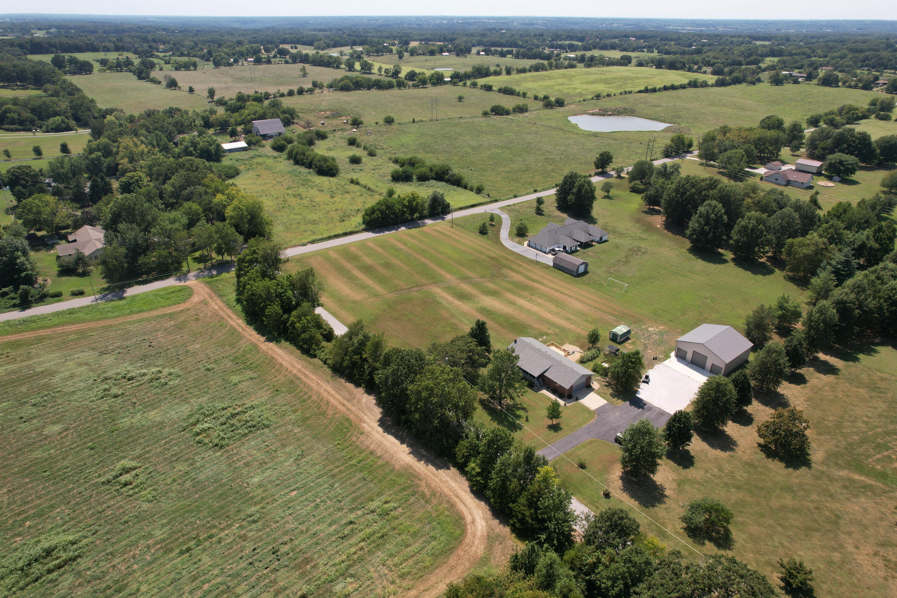 main property photo 28