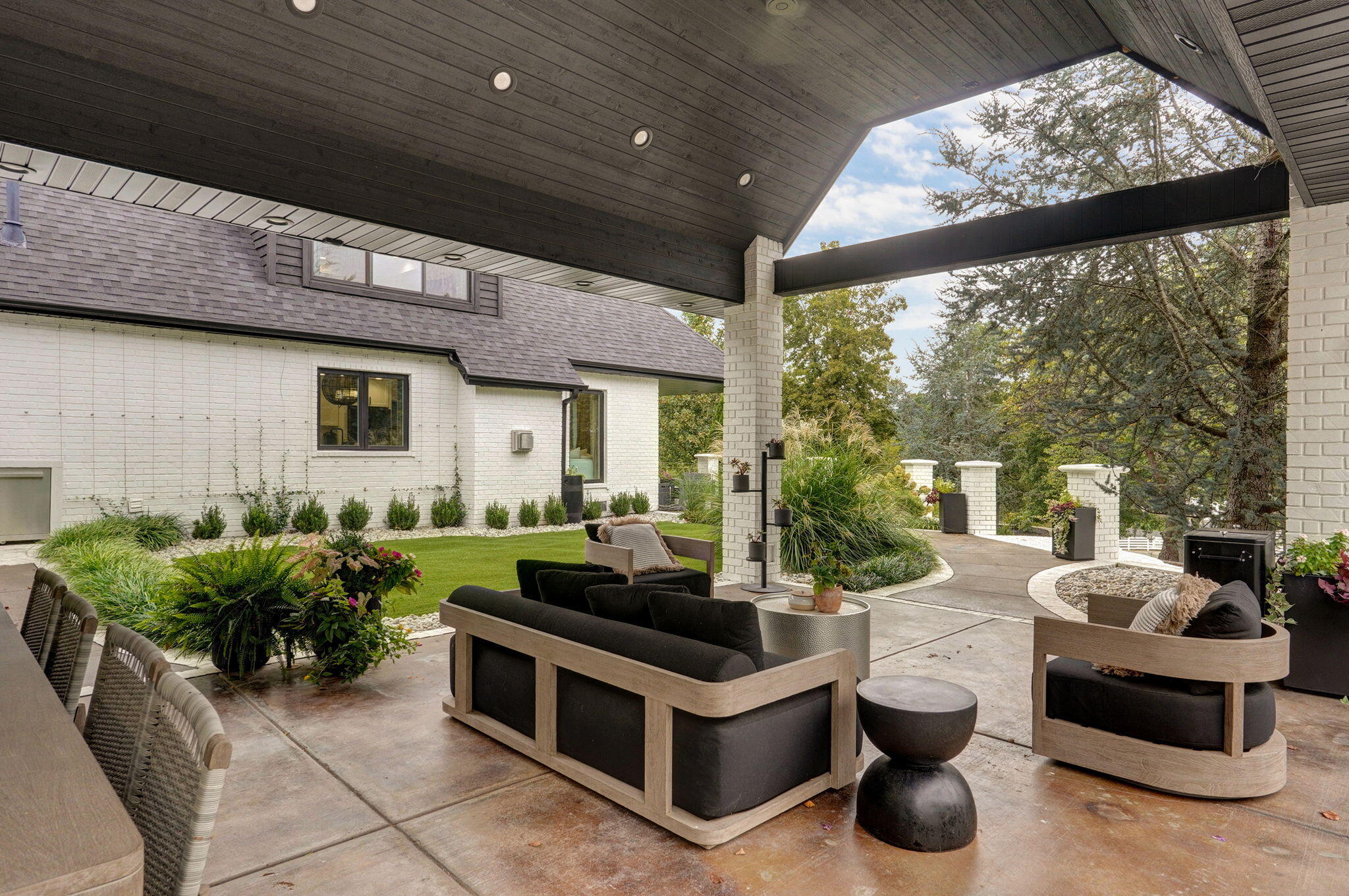 main property photo 109