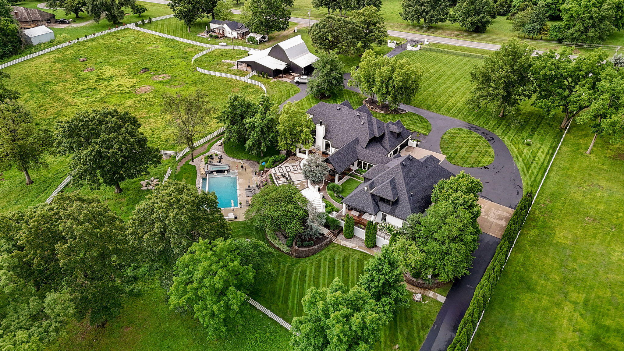 main property photo 14