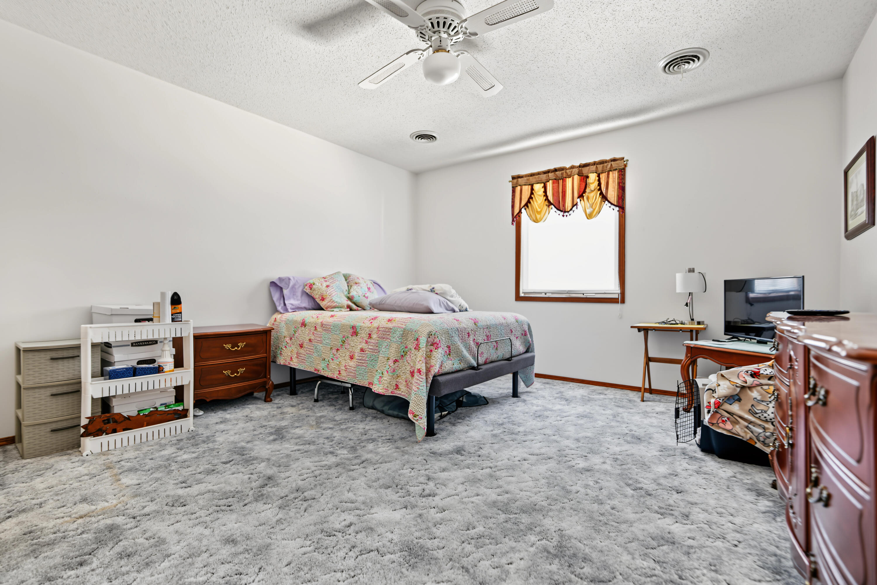 main property photo 76