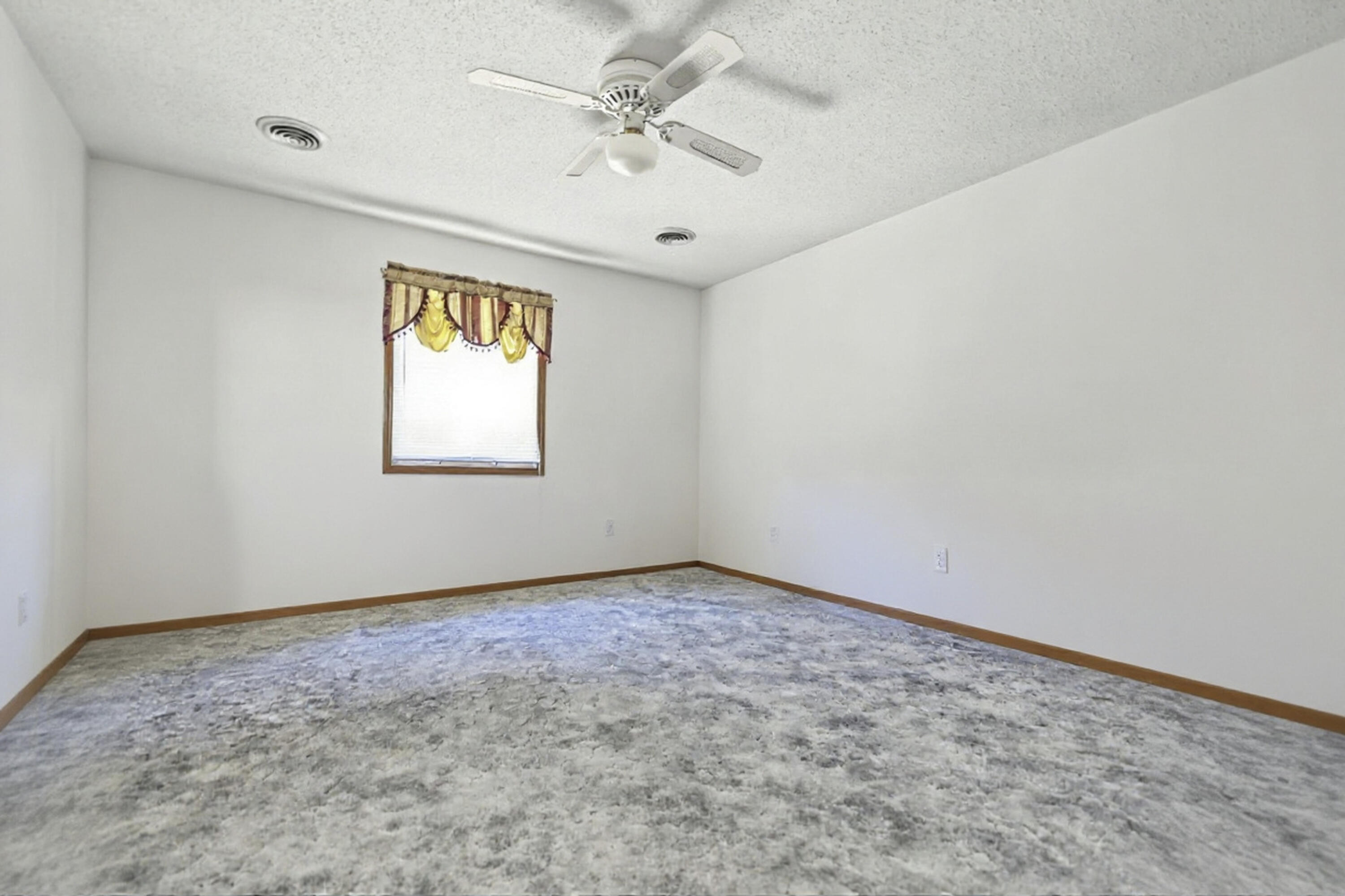 main property photo 79