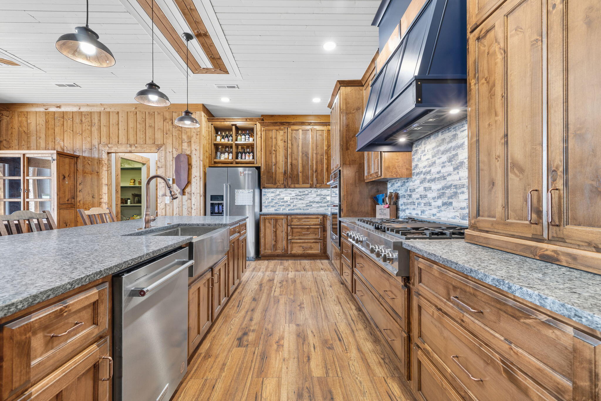main property photo 12