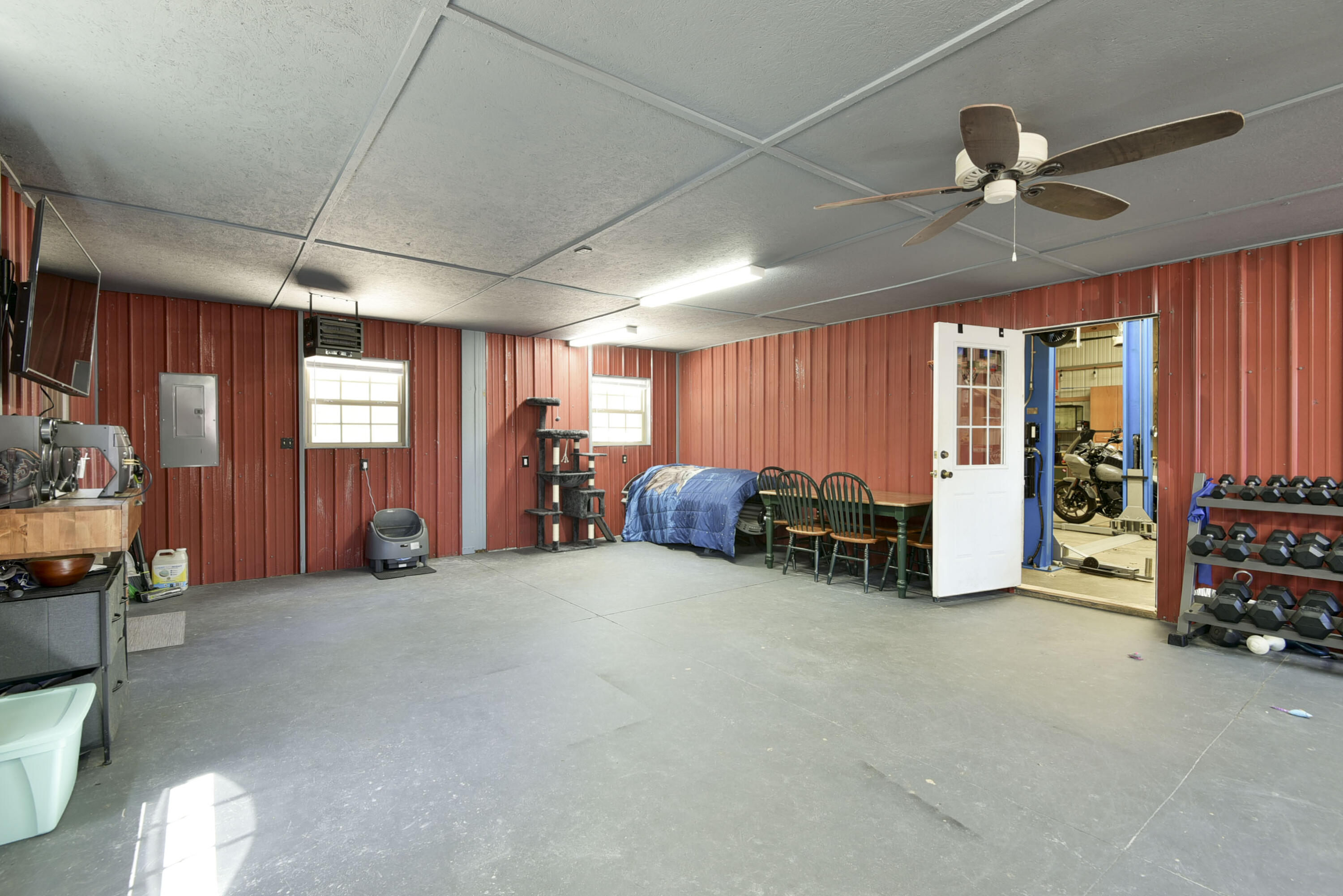 main property photo 51