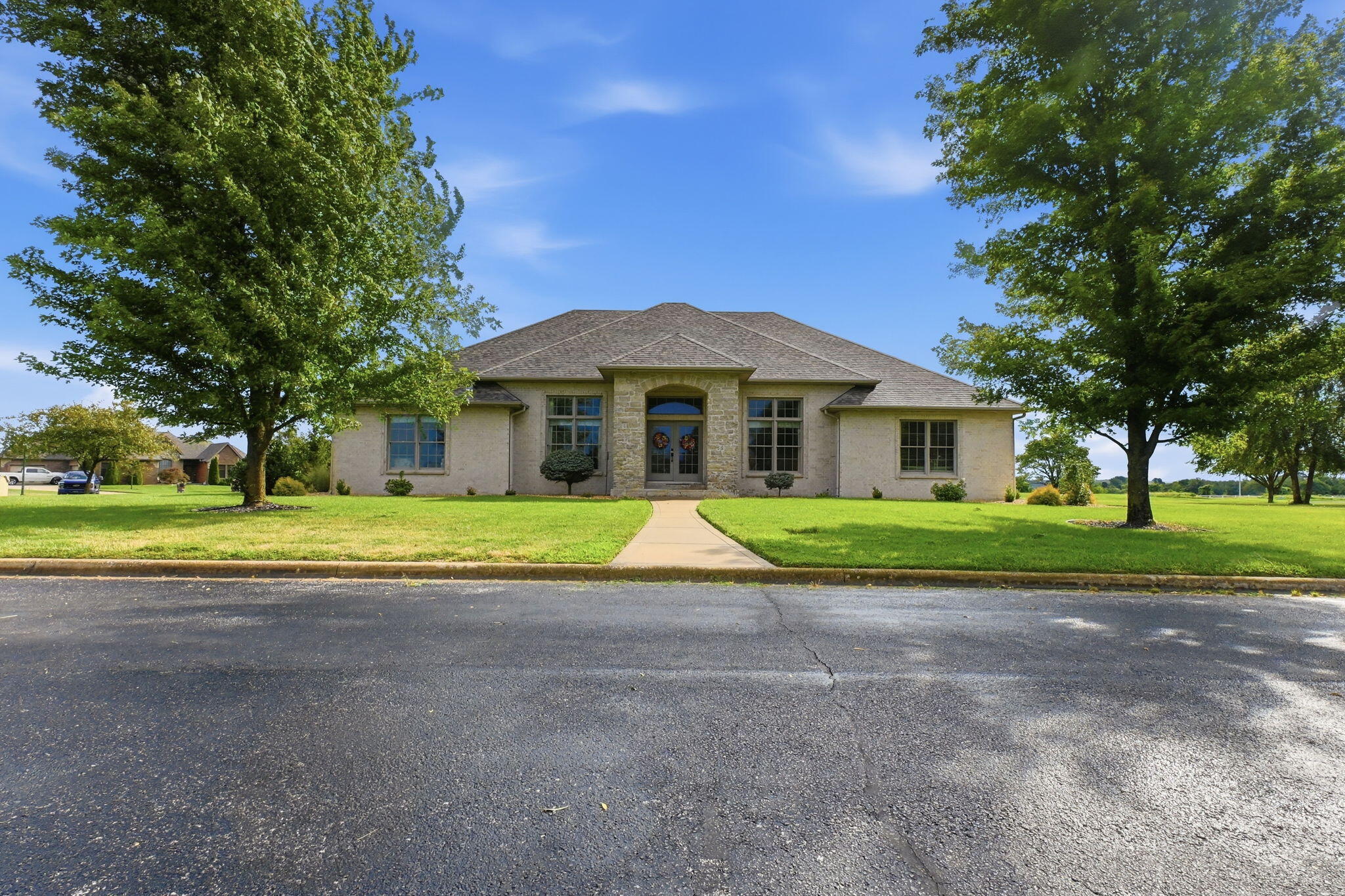 main property photo 16
