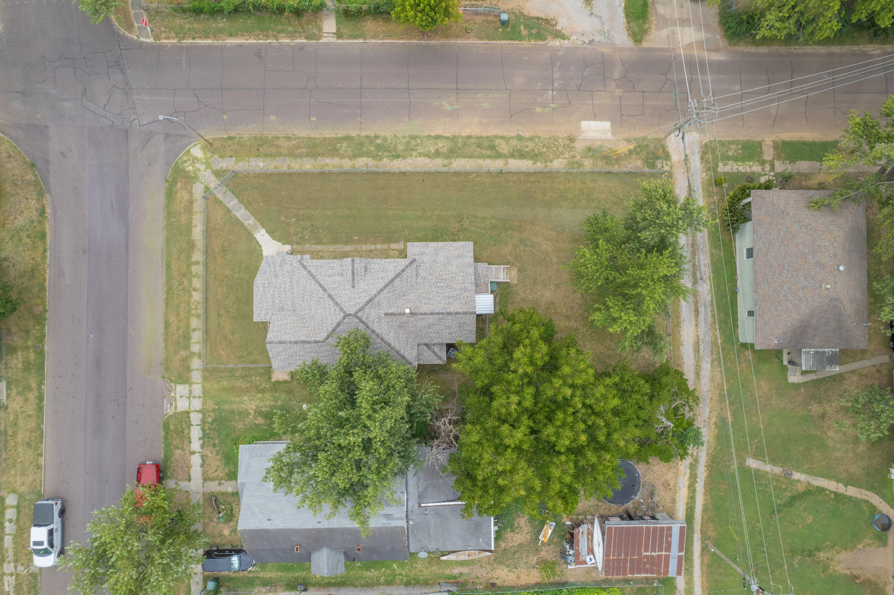 main property photo 34