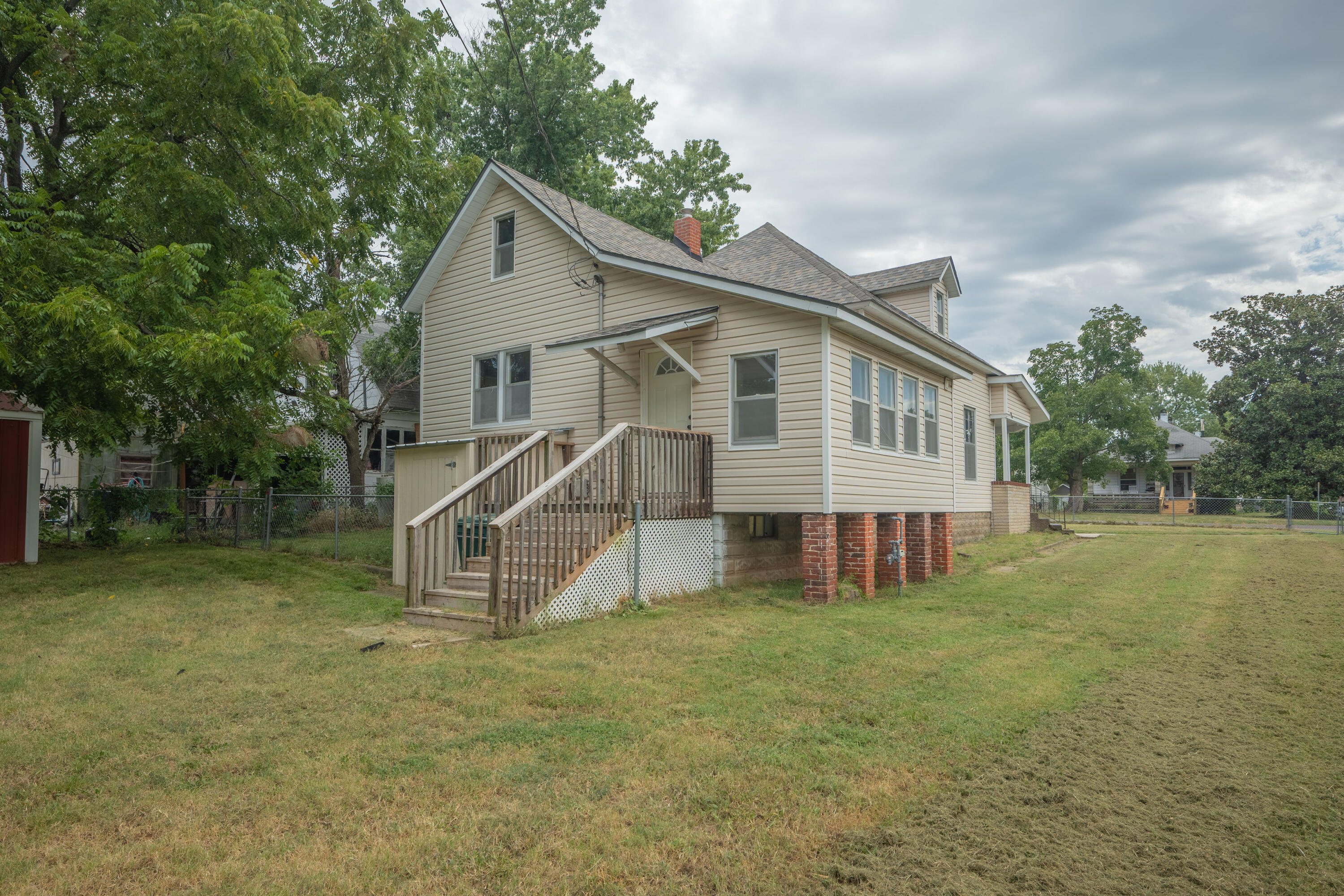 main property photo 41