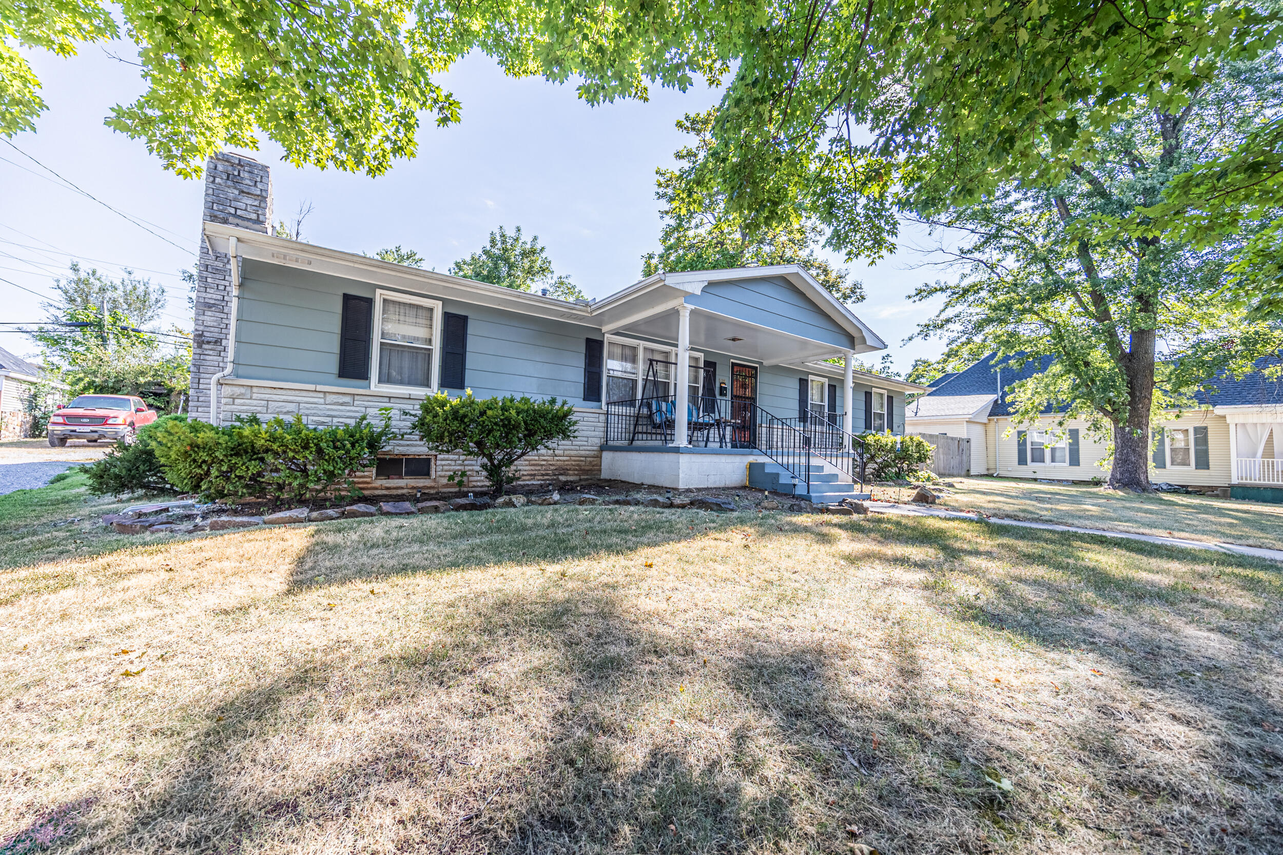 main property photo 2