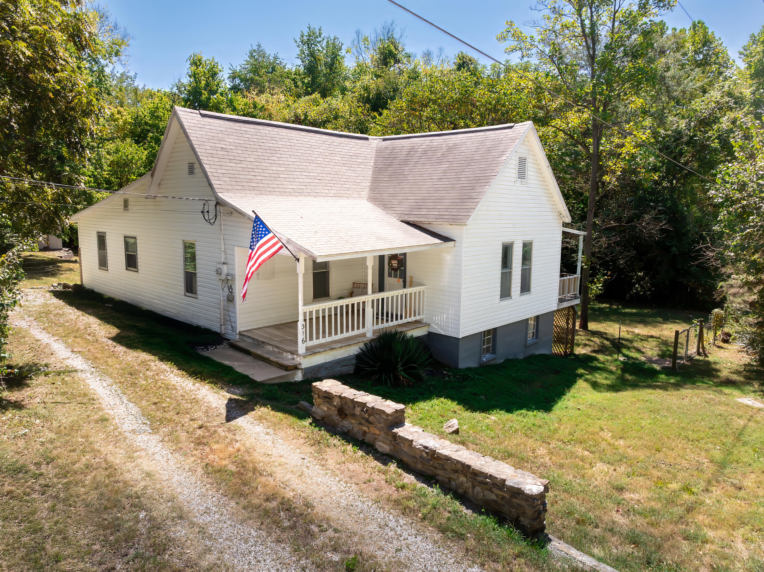 main property photo 2