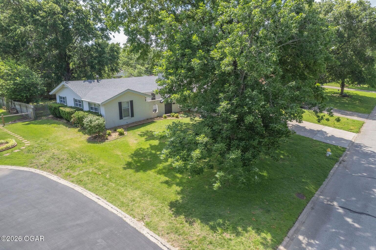 main property photo 31