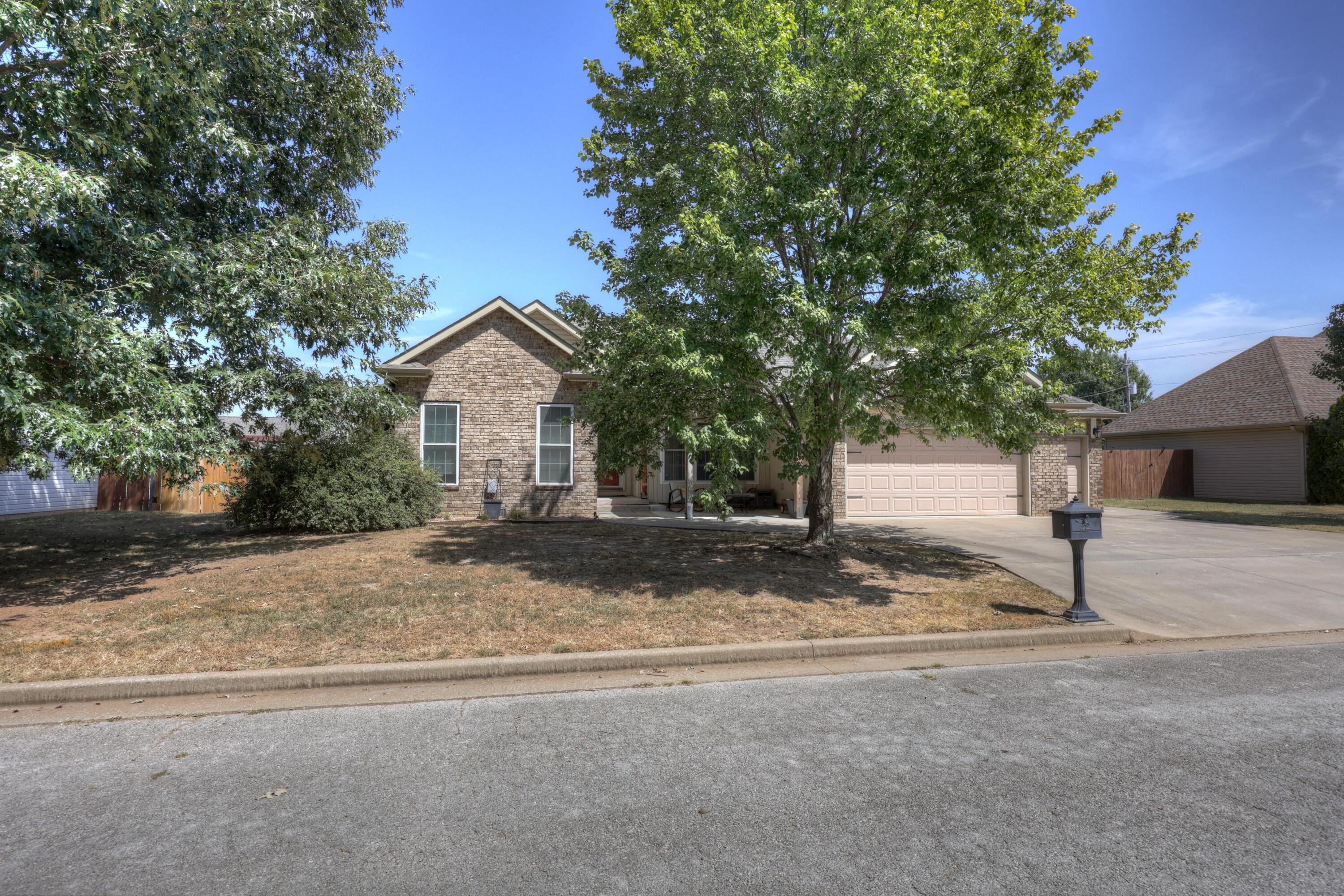 main property photo 6