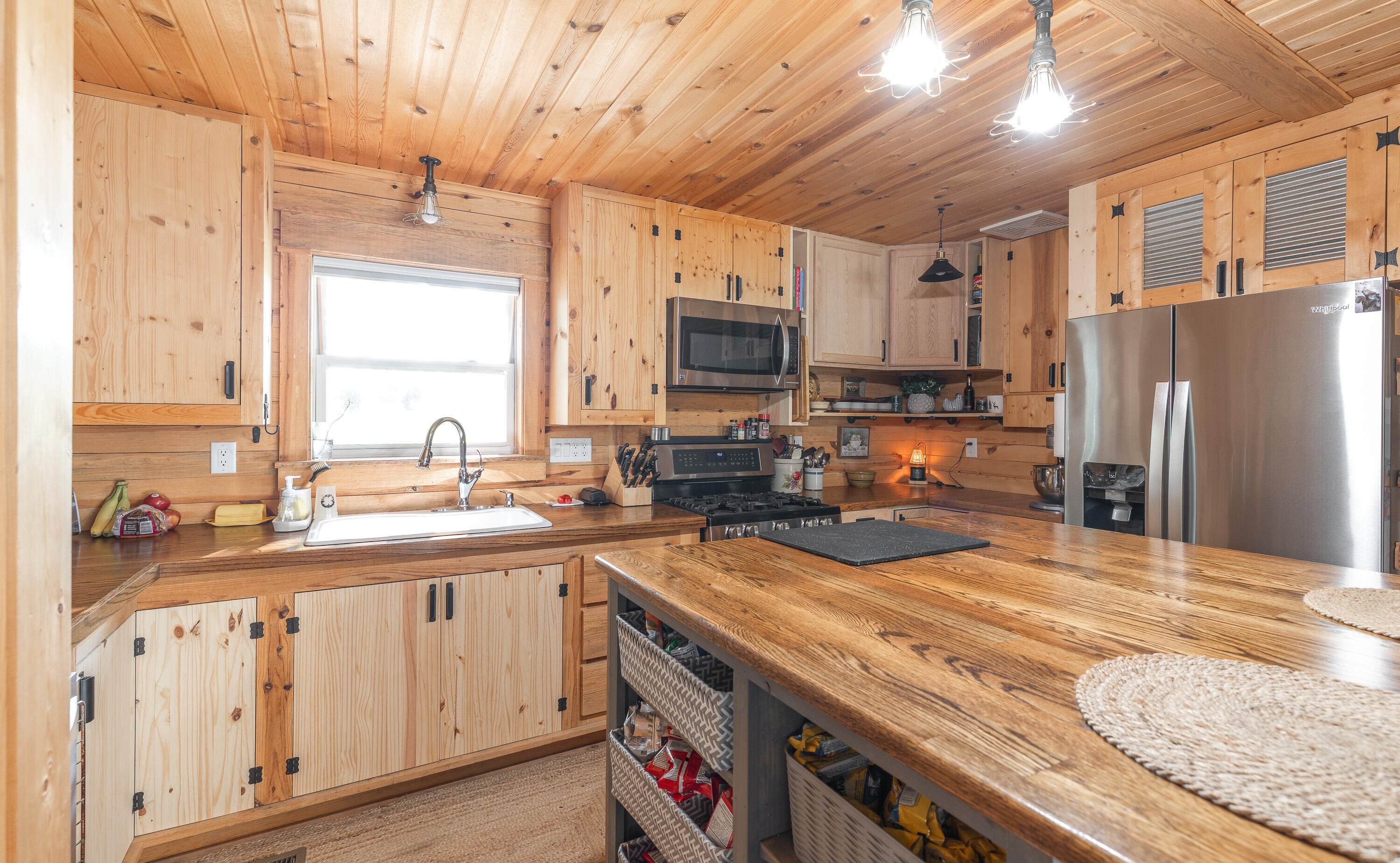 main property photo 16
