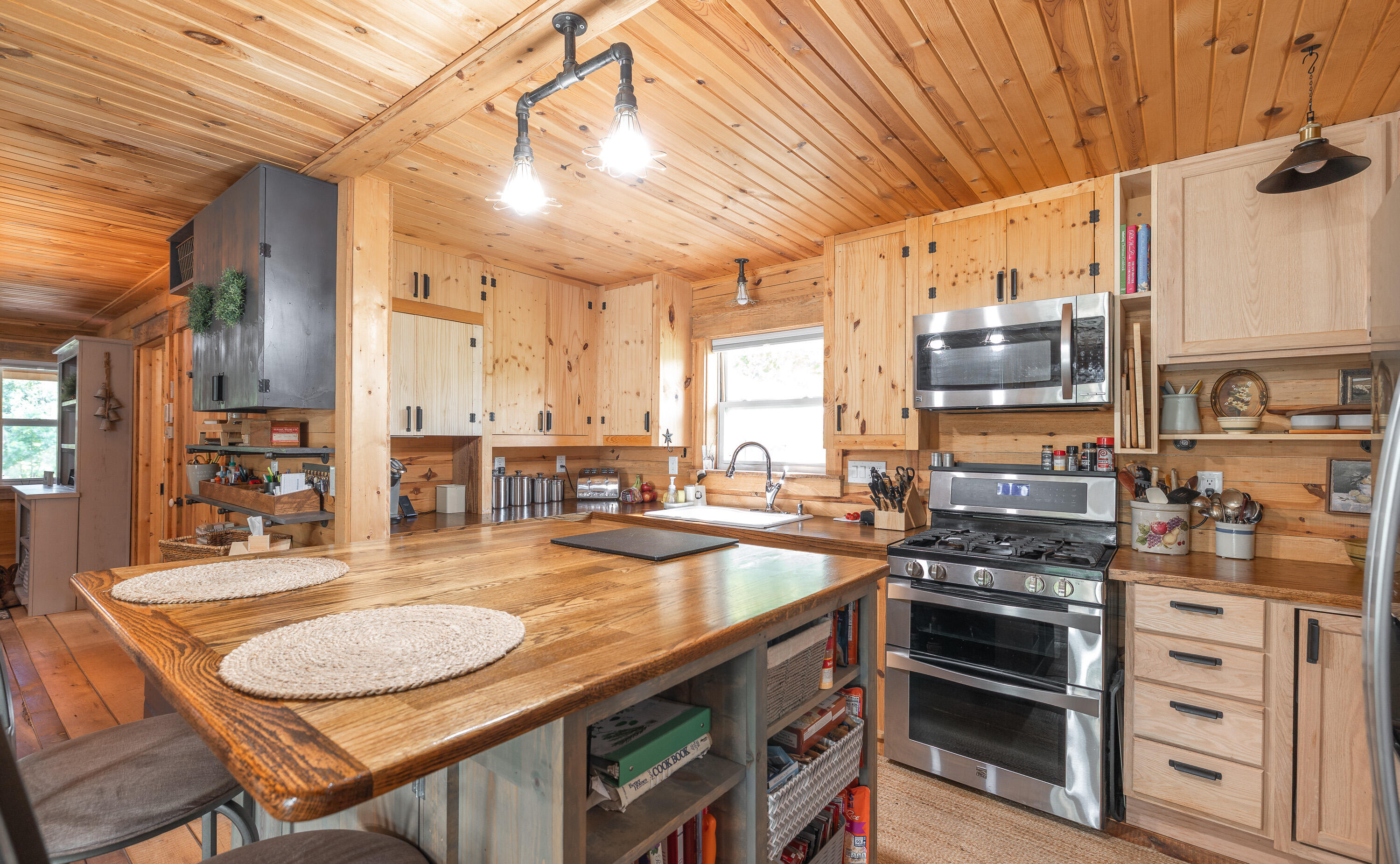 main property photo 17