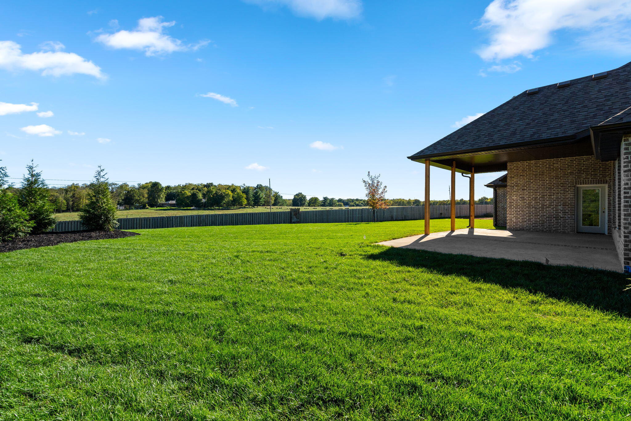 main property photo 23
