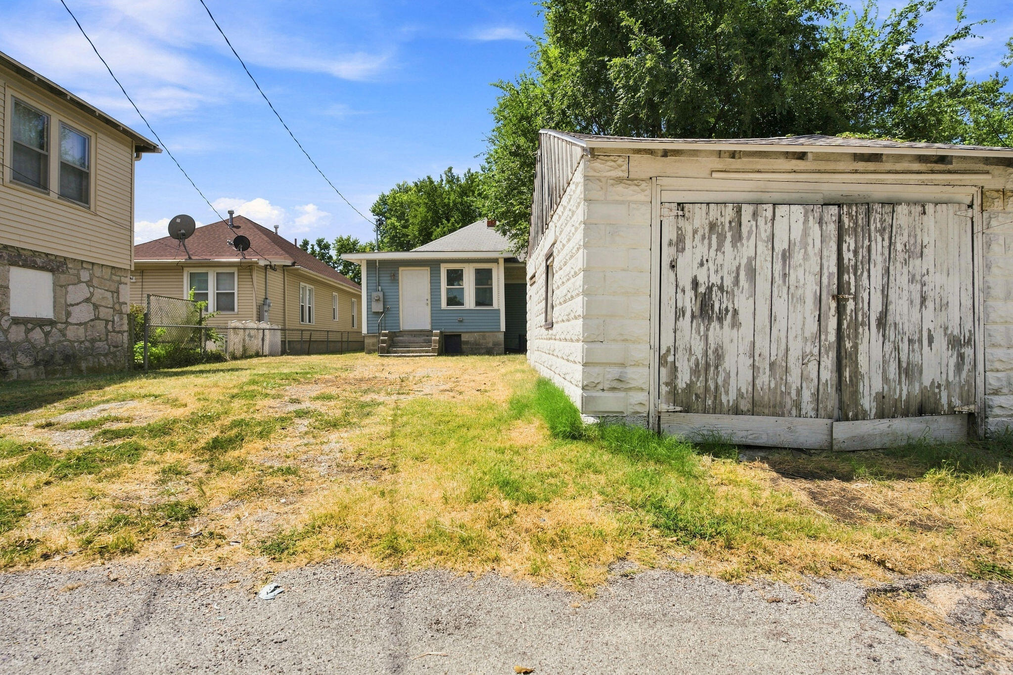 main property photo 23