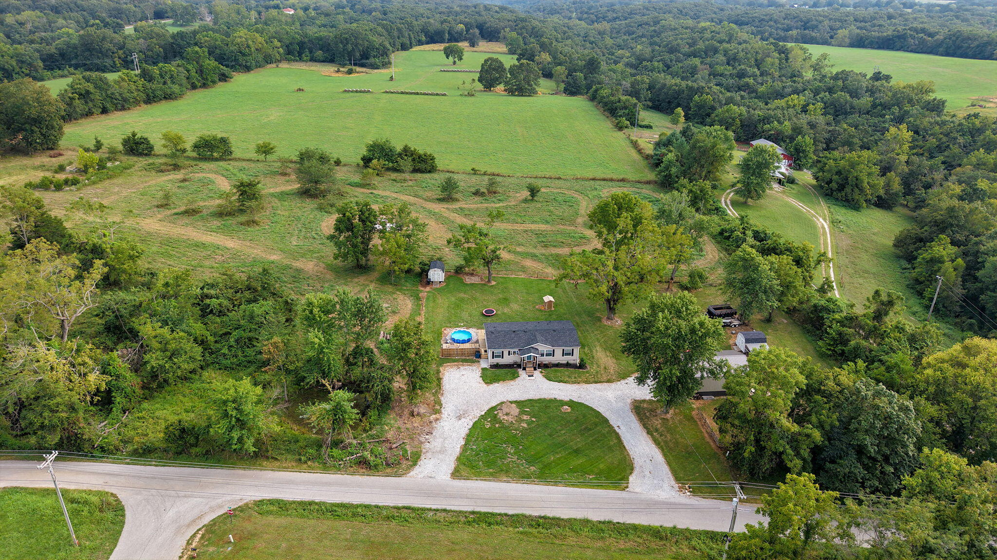 main property photo 41