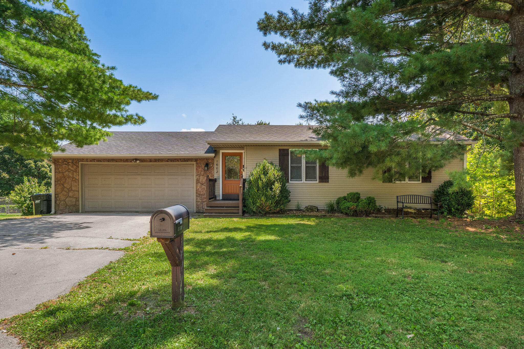 main property photo 0