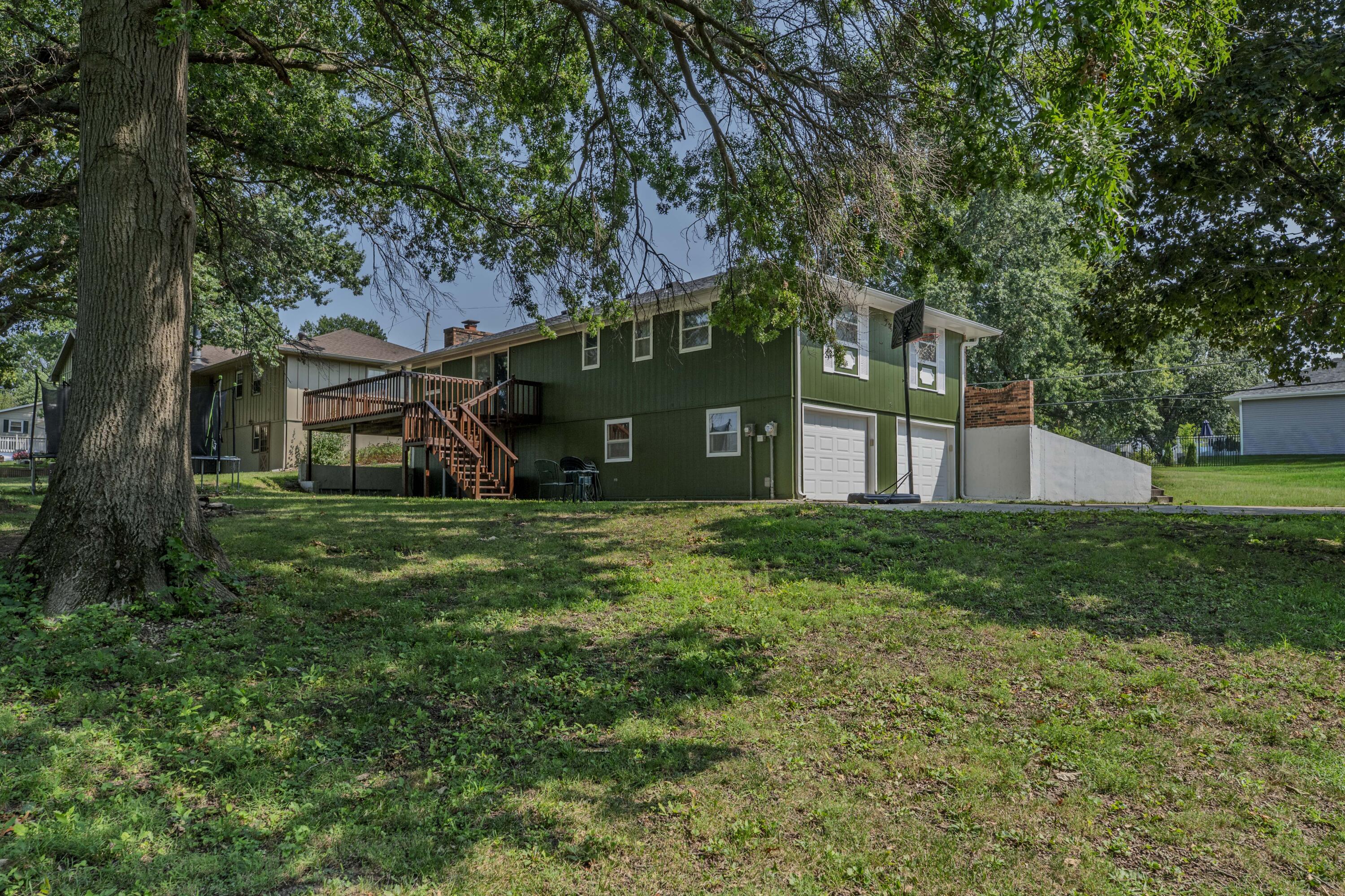 main property photo 19