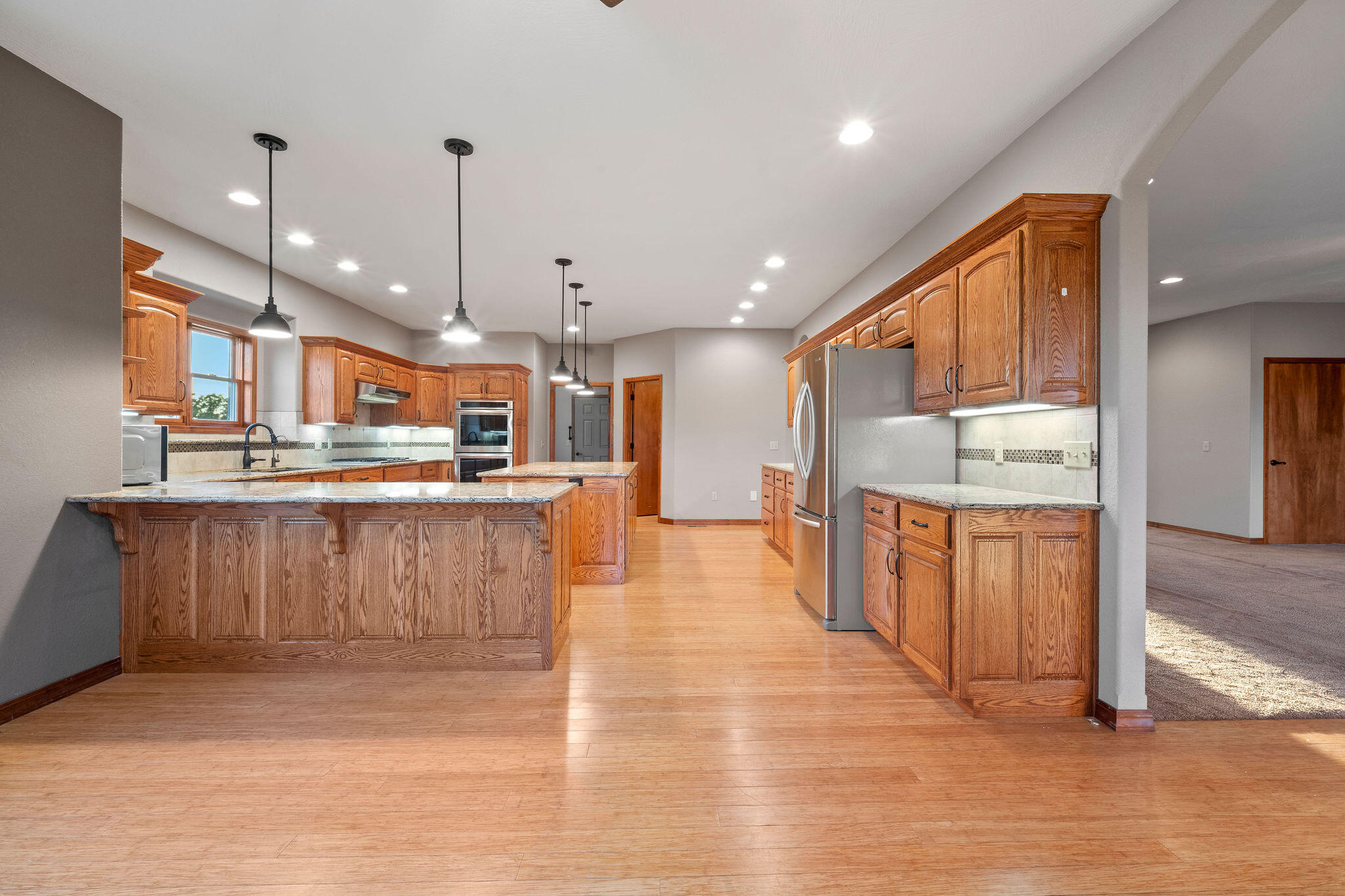 main property photo 23