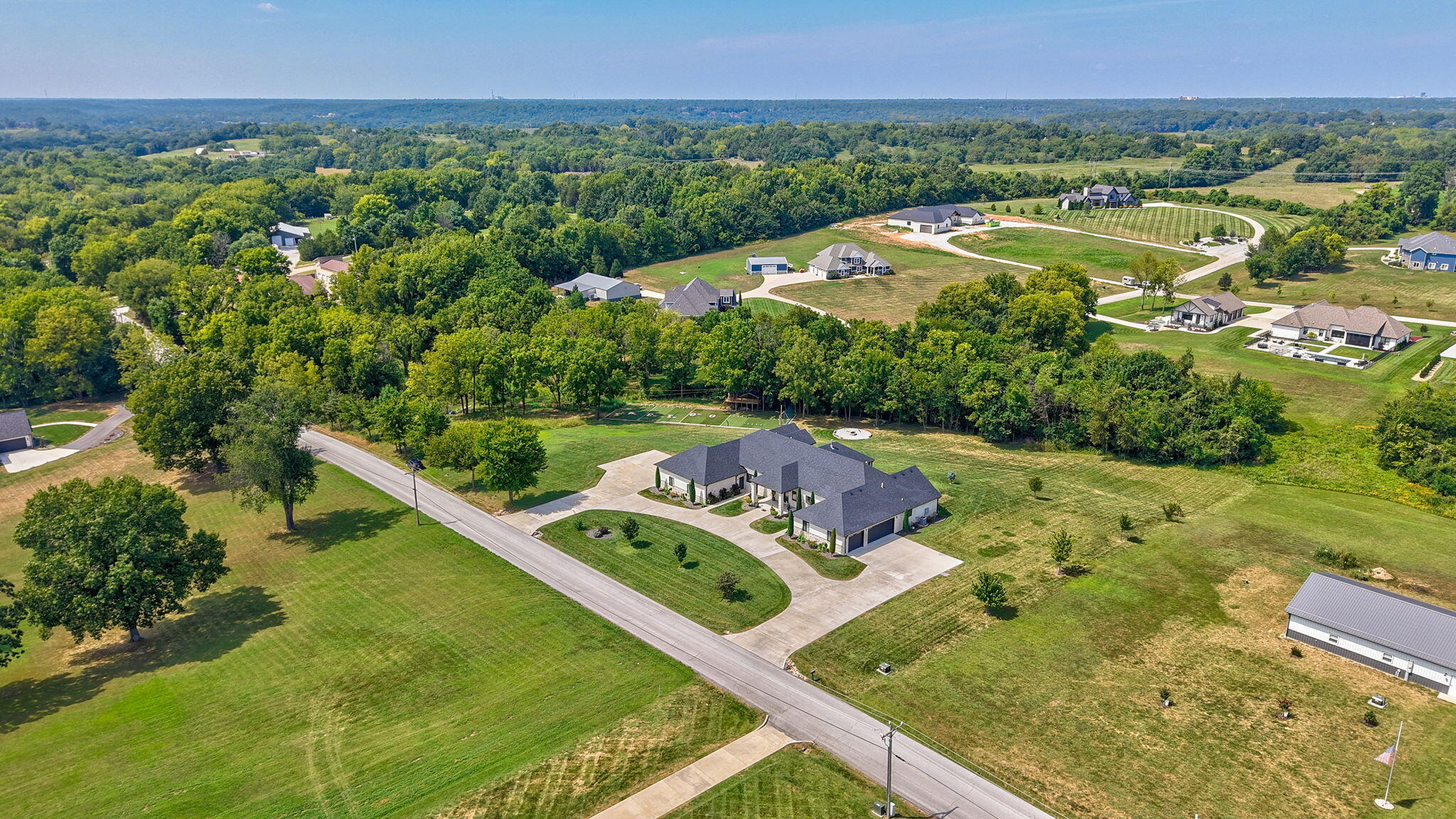 main property photo 4
