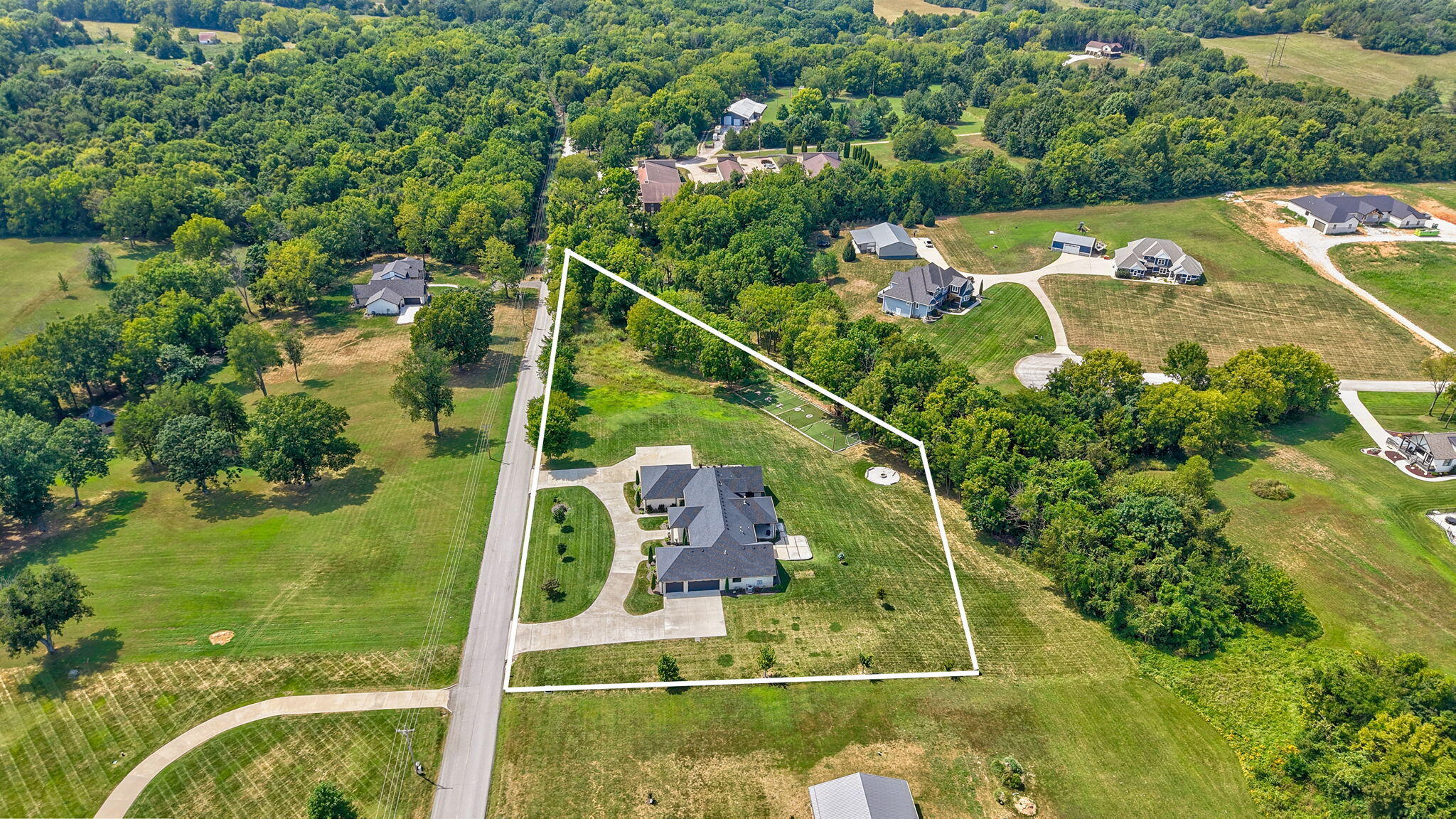 main property photo 5